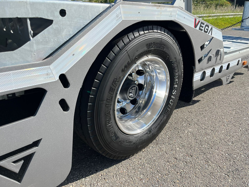 New Autotransporter semi-trailer VEGA Trailer PROMAX 3 axle trucktransporter direct rijden!!!!!!!!!!!: picture 16