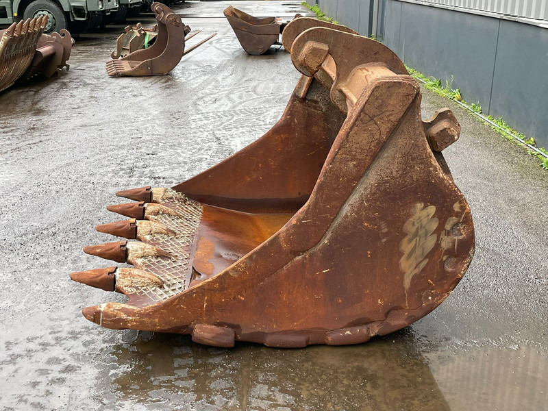 Verachtert Bucket with teeth - Bucket: picture 2 Verachtert Bucket with teeth - Bucket: picture 2