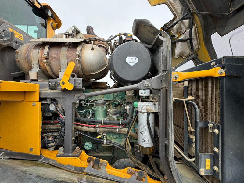 Wheel loader Volvo L110H: picture 19