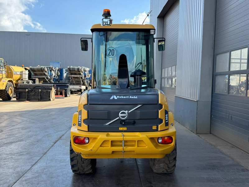 Volvo L30G - Wheel loader: picture 4 Volvo L30G - Wheel loader: picture 4