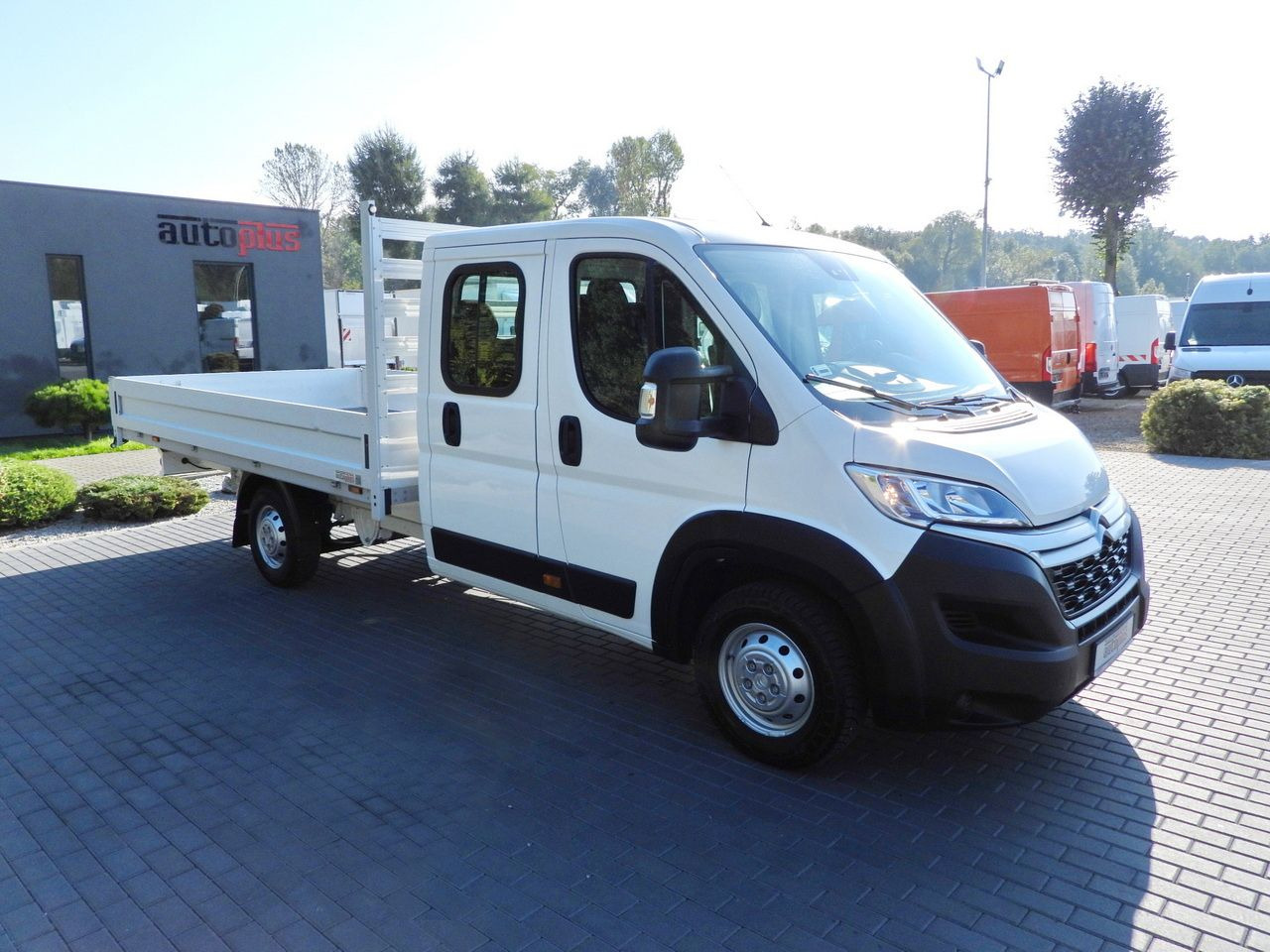 CITROEN JUMPER STAKE BODY DOUBLE CABIN DOKA 7 SEATS PNEUMATICS AIR CONDITIONING 140HP - Flatbed van: picture 4 CITROEN JUMPER STAKE BODY DOUBLE CABIN DOKA 7 SEATS PNEUMATICS AIR CONDITIONING 140HP - Flatbed van: picture 4