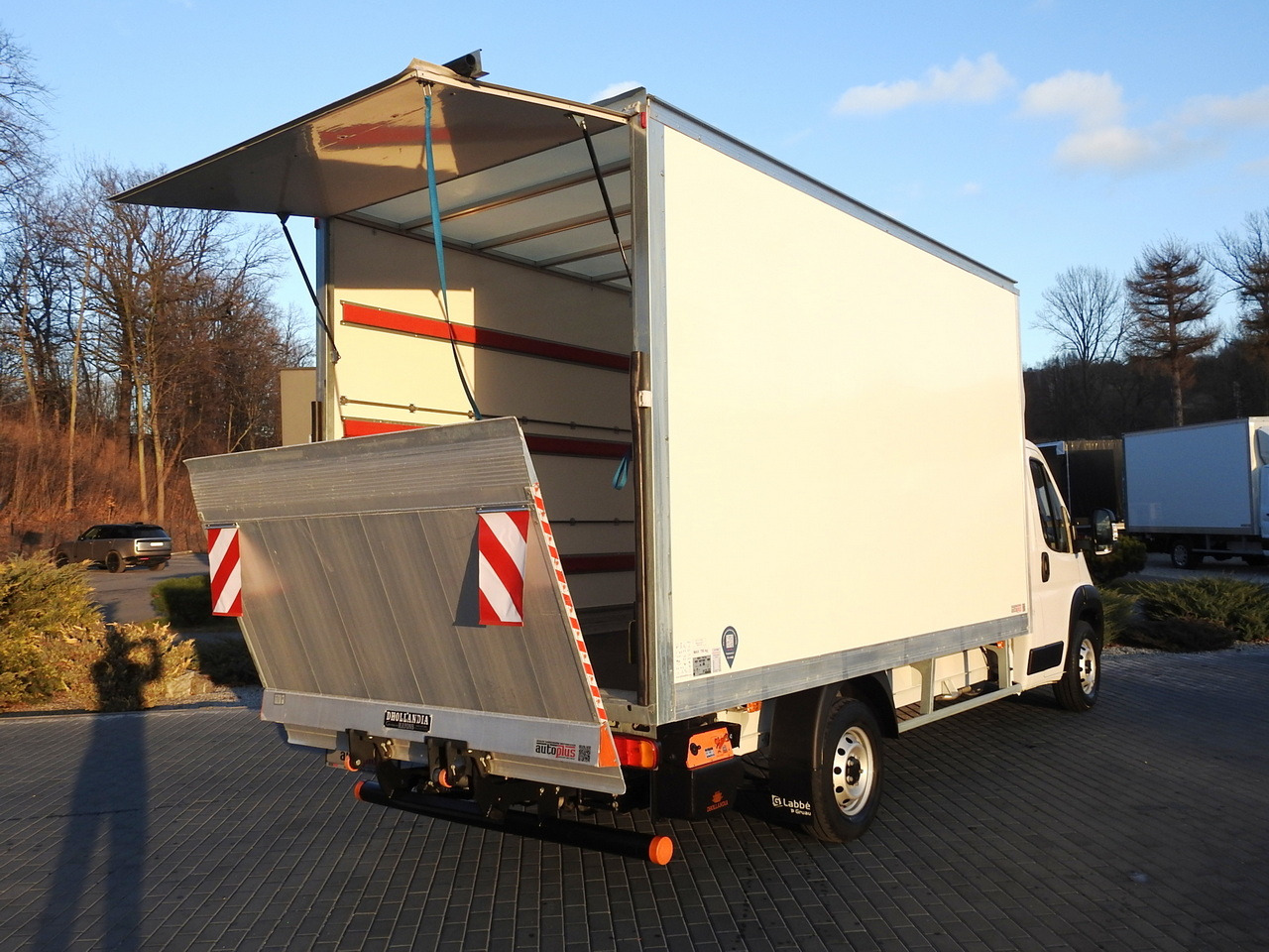 FIAT DUCATO  BOX LIFT 8 PALLETS CRUISE CONTROL AIR CONDITIONING  180HP - Box van: picture 3 FIAT DUCATO  BOX LIFT 8 PALLETS CRUISE CONTROL AIR CONDITIONING  180HP - Box van: picture 3