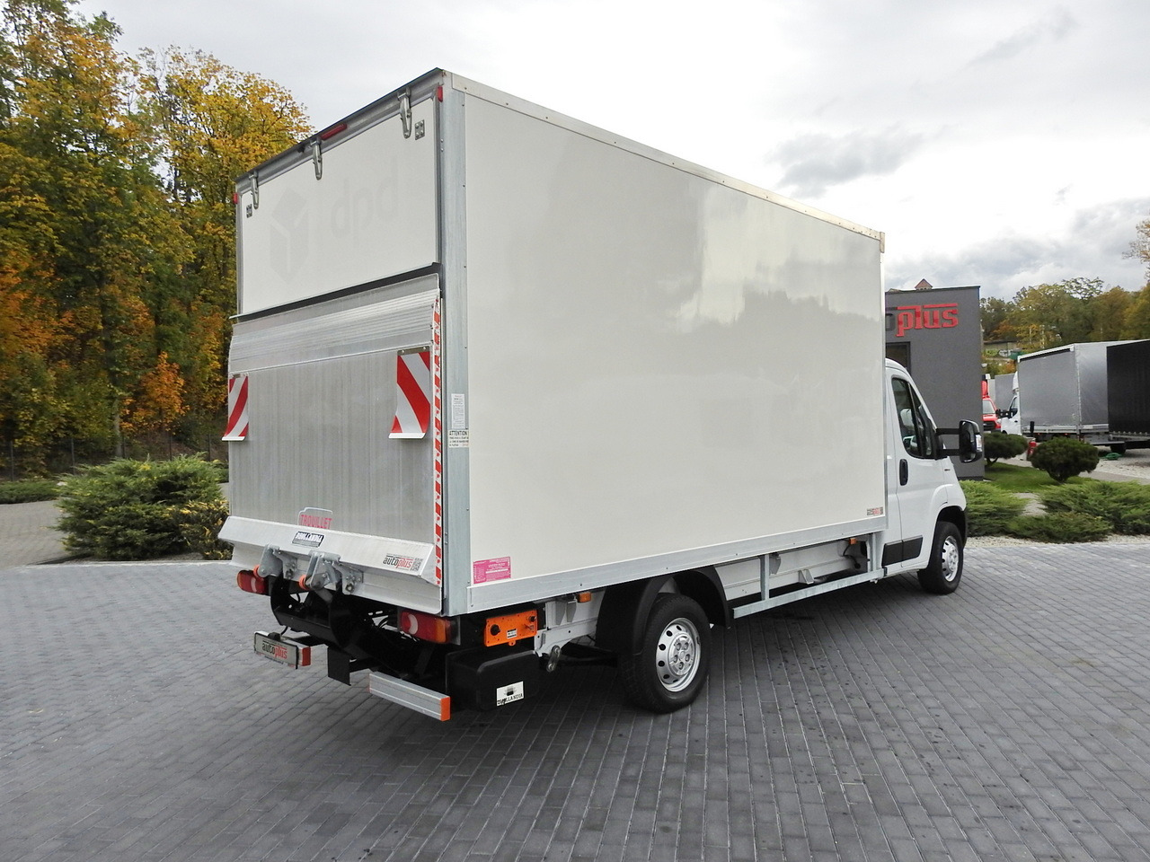 FIAT DUCATO BOX LIFT 8 PALLETS CRUISE CONTROL NAVIGATION AIR CONDITIONING LED LIGHTS  130HP - Box van: picture 3 FIAT DUCATO BOX LIFT 8 PALLETS CRUISE CONTROL NAVIGATION AIR CONDITIONING LED LIGHTS  130HP - Box van: picture 3