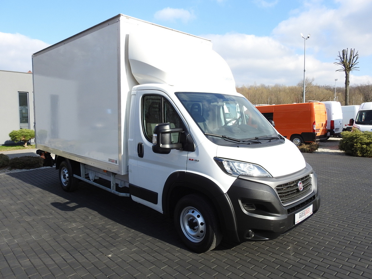 FIAT DUCATO  BOX LIFT 8 PALLETS CRUISE CONTROL NAVIGATION LED LIGHTS AIR CONDITIONING  130HP - Refrigerated van: picture 4 FIAT DUCATO  BOX LIFT 8 PALLETS CRUISE CONTROL NAVIGATION LED LIGHTS AIR CONDITIONING  130HP - Refrigerated van: picture 4