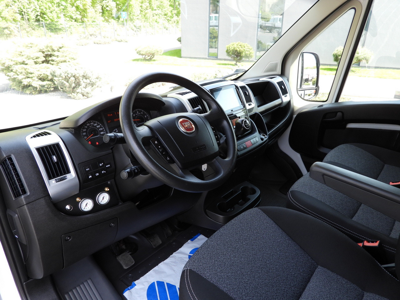 FIAT DUCATO TARPAULIN 10 PALLETS WEBASTO CRUISE CONTROL AIR CONDITIONING LED LIGHTS PNEUMATICS 160HP - Curtain side van: picture 2 FIAT DUCATO TARPAULIN 10 PALLETS WEBASTO CRUISE CONTROL AIR CONDITIONING LED LIGHTS PNEUMATICS 160HP - Curtain side van: picture 2