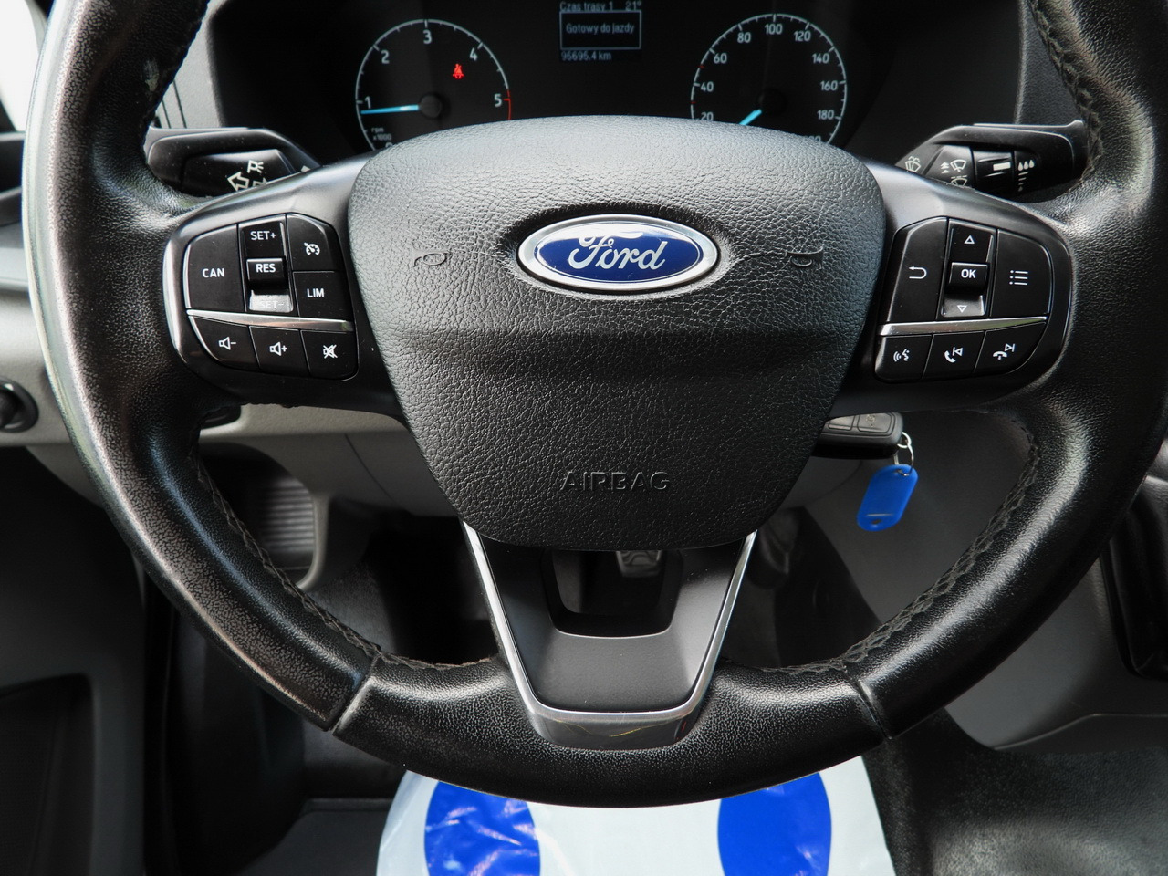 Lease a FORD TRANSIT BOX LIFT 8 PALLETS CRUISE CONTROL LED LIGHTS TWIN WHEELS AIR CONDITIONING 130HP FORD TRANSIT BOX LIFT 8 PALLETS CRUISE CONTROL LED LIGHTS TWIN WHEELS AIR CONDITIONING 130HP: picture 28 Lease a FORD TRANSIT BOX LIFT 8 PALLETS CRUISE CONTROL LED LIGHTS TWIN WHEELS AIR CONDITIONING 130HP FORD TRANSIT BOX LIFT 8 PALLETS CRUISE CONTROL LED LIGHTS TWIN WHEELS AIR CONDITIONING 130HP: picture 28