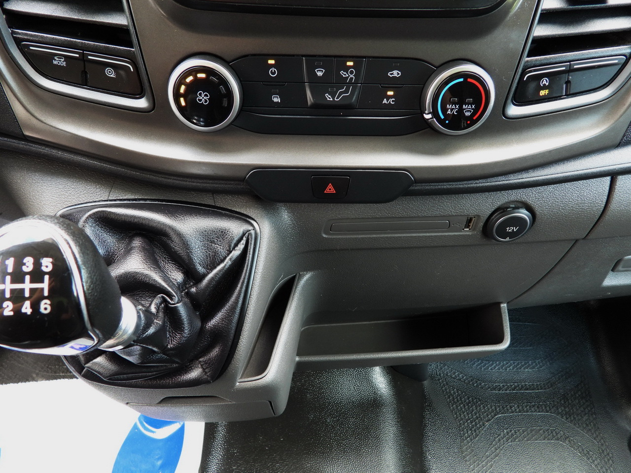 Lease a FORD TRANSIT BOX LIFT 8 PALLETS CRUISE CONTROL LED LIGHTS TWIN WHEELS AIR CONDITIONING 130HP FORD TRANSIT BOX LIFT 8 PALLETS CRUISE CONTROL LED LIGHTS TWIN WHEELS AIR CONDITIONING 130HP: picture 37 Lease a FORD TRANSIT BOX LIFT 8 PALLETS CRUISE CONTROL LED LIGHTS TWIN WHEELS AIR CONDITIONING 130HP FORD TRANSIT BOX LIFT 8 PALLETS CRUISE CONTROL LED LIGHTS TWIN WHEELS AIR CONDITIONING 130HP: picture 37