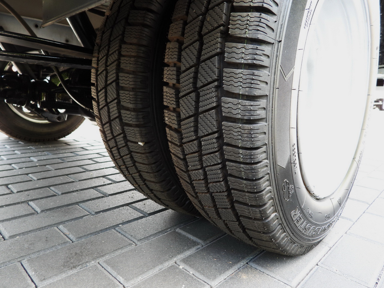 Lease a FORD TRANSIT BOX LIFT 8 PALLETS CRUISE CONTROL LED LIGHTS TWIN WHEELS AIR CONDITIONING 130HP FORD TRANSIT BOX LIFT 8 PALLETS CRUISE CONTROL LED LIGHTS TWIN WHEELS AIR CONDITIONING 130HP: picture 18 Lease a FORD TRANSIT BOX LIFT 8 PALLETS CRUISE CONTROL LED LIGHTS TWIN WHEELS AIR CONDITIONING 130HP FORD TRANSIT BOX LIFT 8 PALLETS CRUISE CONTROL LED LIGHTS TWIN WHEELS AIR CONDITIONING 130HP: picture 18