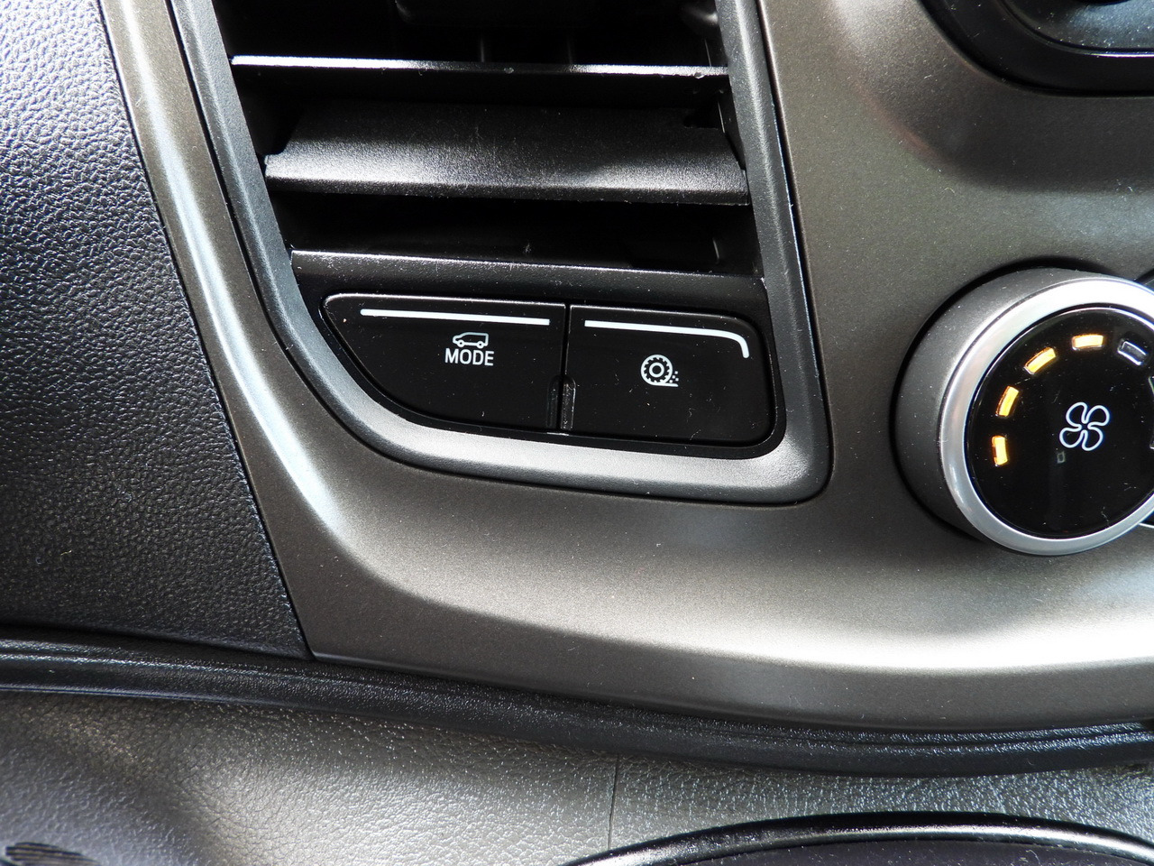 Lease a FORD TRANSIT BOX LIFT 8 PALLETS CRUISE CONTROL LED LIGHTS TWIN WHEELS AIR CONDITIONING 130HP FORD TRANSIT BOX LIFT 8 PALLETS CRUISE CONTROL LED LIGHTS TWIN WHEELS AIR CONDITIONING 130HP: picture 38 Lease a FORD TRANSIT BOX LIFT 8 PALLETS CRUISE CONTROL LED LIGHTS TWIN WHEELS AIR CONDITIONING 130HP FORD TRANSIT BOX LIFT 8 PALLETS CRUISE CONTROL LED LIGHTS TWIN WHEELS AIR CONDITIONING 130HP: picture 38