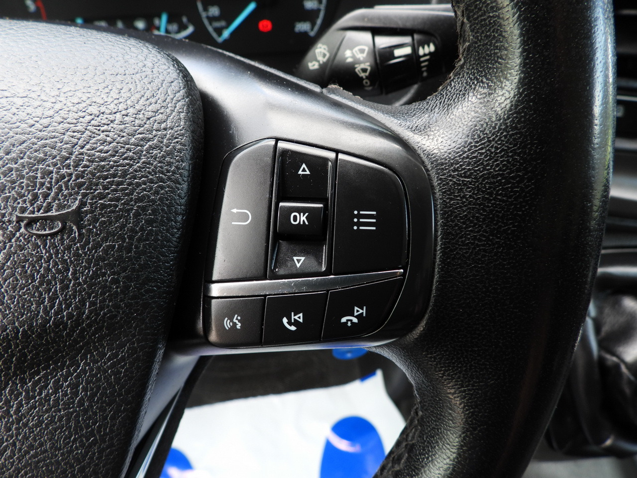 Lease a FORD TRANSIT BOX LIFT 8 PALLETS CRUISE CONTROL LED LIGHTS TWIN WHEELS AIR CONDITIONING 130HP FORD TRANSIT BOX LIFT 8 PALLETS CRUISE CONTROL LED LIGHTS TWIN WHEELS AIR CONDITIONING 130HP: picture 30 Lease a FORD TRANSIT BOX LIFT 8 PALLETS CRUISE CONTROL LED LIGHTS TWIN WHEELS AIR CONDITIONING 130HP FORD TRANSIT BOX LIFT 8 PALLETS CRUISE CONTROL LED LIGHTS TWIN WHEELS AIR CONDITIONING 130HP: picture 30