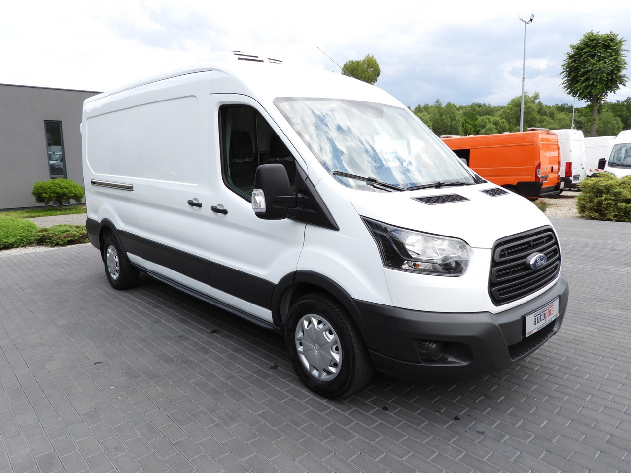 FORD TRANSIT REFRIGERATOR VAN 5*C AIR CONDITIONING 105HP - Refrigerated van: picture 4 FORD TRANSIT REFRIGERATOR VAN 5*C AIR CONDITIONING 105HP - Refrigerated van: picture 4