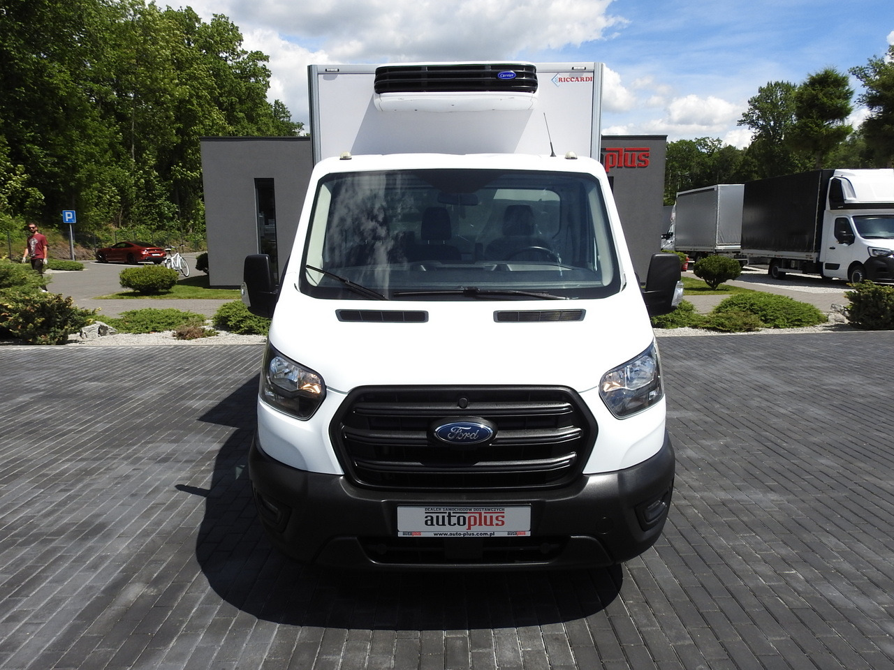 FORD TRANSIT REGRIGERATOR BOX 0*C POWER SUPPLY 230V CRUISE CONTROL AIR CONDITIONING TWIN WHEELS 170HP - Refrigerated van: picture 5 FORD TRANSIT REGRIGERATOR BOX 0*C POWER SUPPLY 230V CRUISE CONTROL AIR CONDITIONING TWIN WHEELS 170HP - Refrigerated van: picture 5