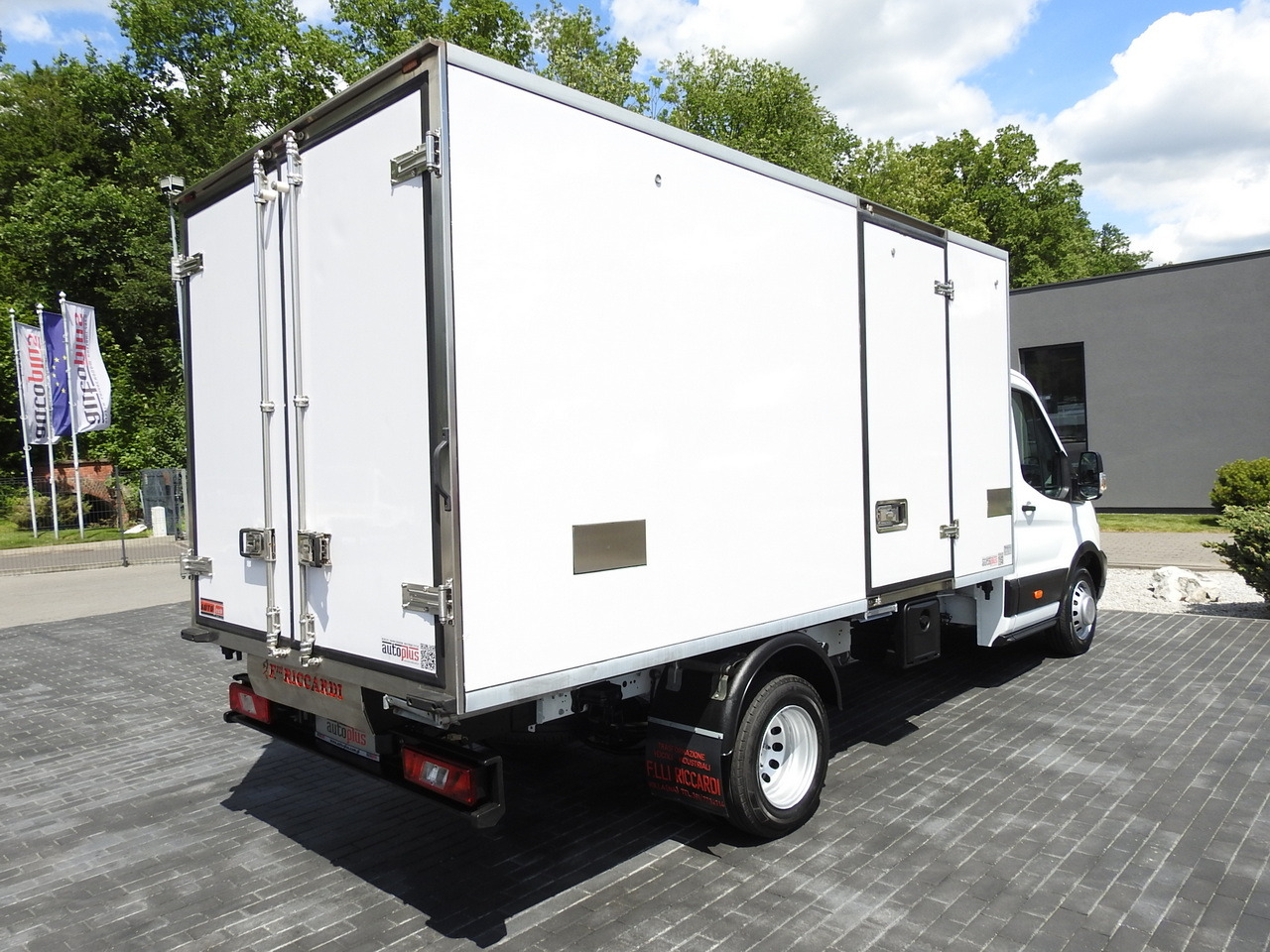 FORD TRANSIT REGRIGERATOR BOX 0*C POWER SUPPLY 230V CRUISE CONTROL AIR CONDITIONING TWIN WHEELS 170HP - Refrigerated van: picture 3 FORD TRANSIT REGRIGERATOR BOX 0*C POWER SUPPLY 230V CRUISE CONTROL AIR CONDITIONING TWIN WHEELS 170HP - Refrigerated van: picture 3