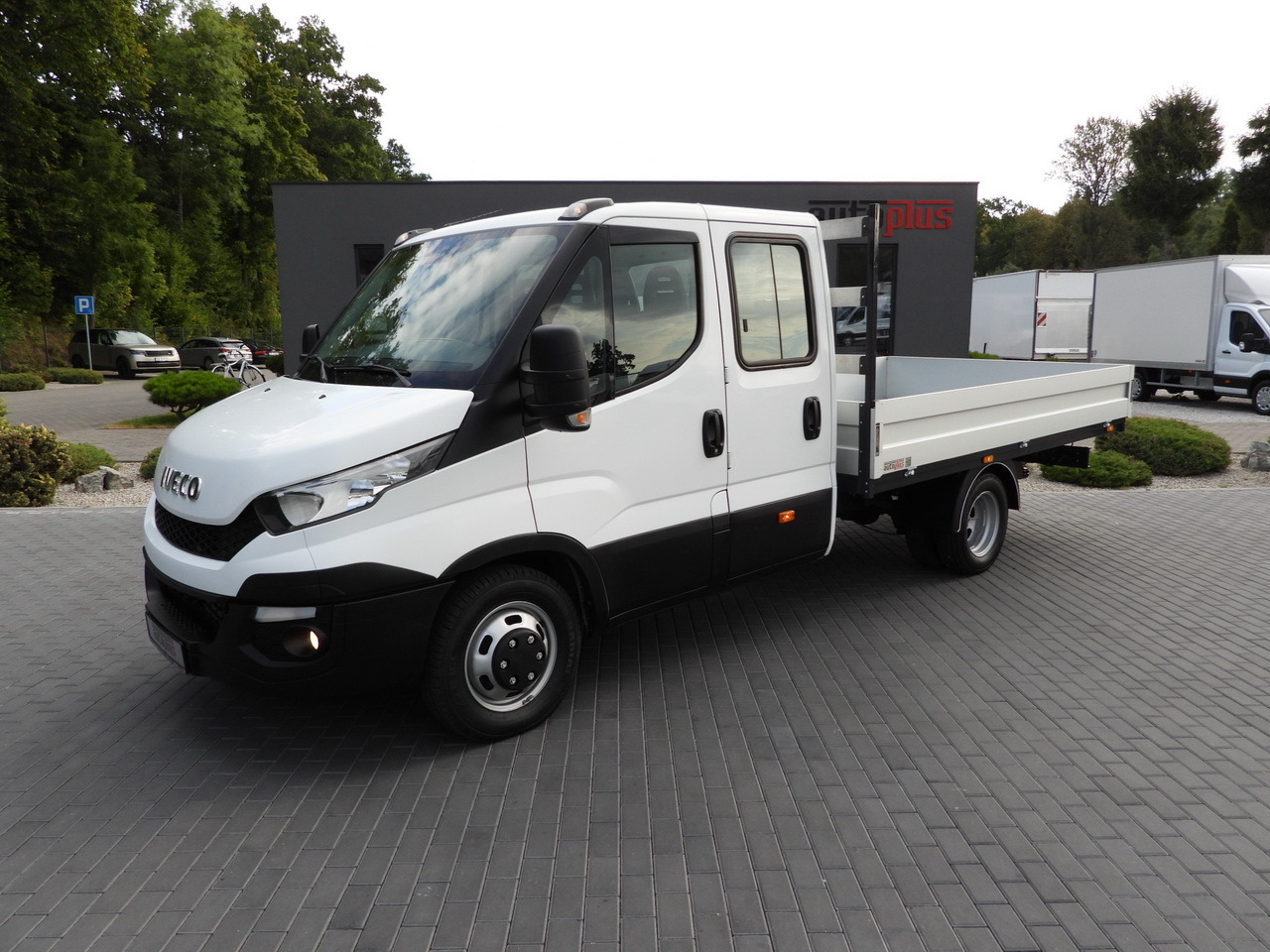 Combi van IVECO DAILY 35C17 STAKE BODY DOUBLE CABIN DOKA 7 SEATS CRUISE CONTROL TWIN WHEELS AIR CONDITIONING  170HP: picture 20 Combi van IVECO DAILY 35C17 STAKE BODY DOUBLE CABIN DOKA 7 SEATS CRUISE CONTROL TWIN WHEELS AIR CONDITIONING  170HP: picture 20