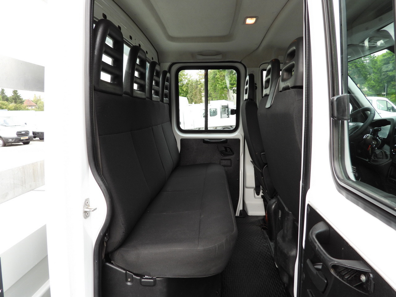 Combi van IVECO DAILY 35C17 STAKE BODY DOUBLE CABIN DOKA 7 SEATS CRUISE CONTROL TWIN WHEELS AIR CONDITIONING  170HP: picture 38 Combi van IVECO DAILY 35C17 STAKE BODY DOUBLE CABIN DOKA 7 SEATS CRUISE CONTROL TWIN WHEELS AIR CONDITIONING  170HP: picture 38