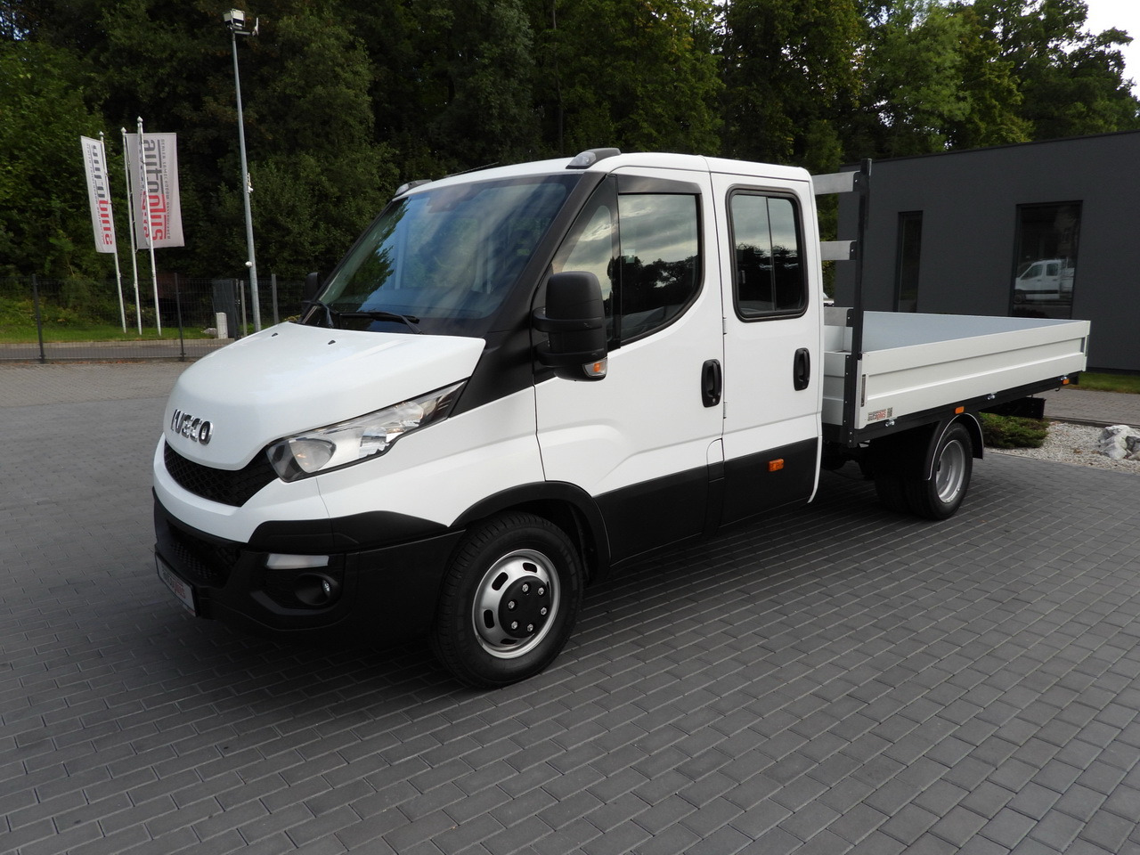 Combi van IVECO DAILY 35C17 STAKE BODY DOUBLE CABIN DOKA 7 SEATS CRUISE CONTROL TWIN WHEELS AIR CONDITIONING  170HP: picture 6 Combi van IVECO DAILY 35C17 STAKE BODY DOUBLE CABIN DOKA 7 SEATS CRUISE CONTROL TWIN WHEELS AIR CONDITIONING  170HP: picture 6