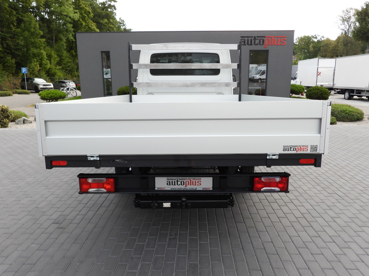Combi van IVECO DAILY 35C17 STAKE BODY DOUBLE CABIN DOKA 7 SEATS CRUISE CONTROL TWIN WHEELS AIR CONDITIONING  170HP: picture 10 Combi van IVECO DAILY 35C17 STAKE BODY DOUBLE CABIN DOKA 7 SEATS CRUISE CONTROL TWIN WHEELS AIR CONDITIONING  170HP: picture 10