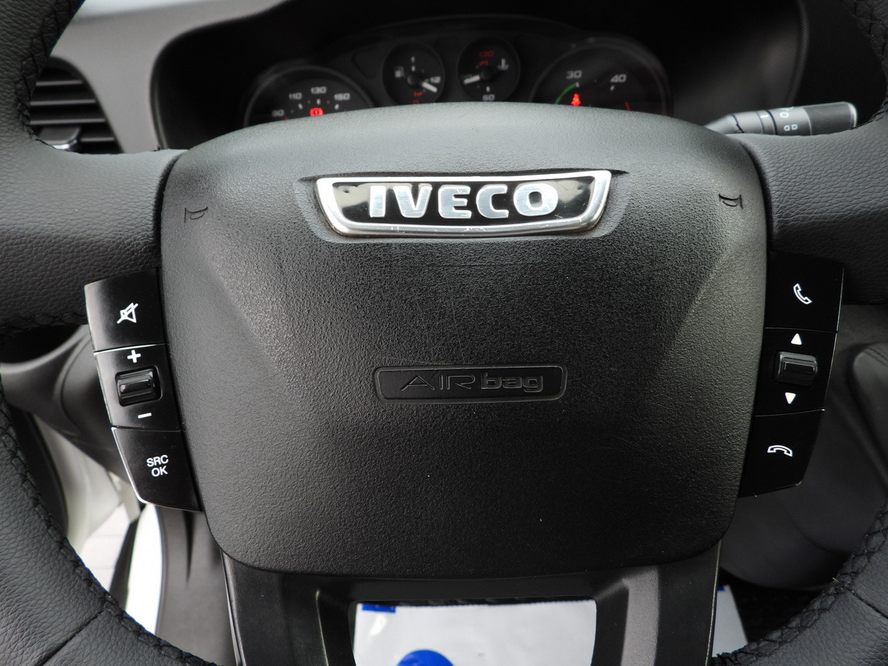 Combi van IVECO DAILY 35C17 STAKE BODY DOUBLE CABIN DOKA 7 SEATS CRUISE CONTROL TWIN WHEELS AIR CONDITIONING  170HP: picture 30 Combi van IVECO DAILY 35C17 STAKE BODY DOUBLE CABIN DOKA 7 SEATS CRUISE CONTROL TWIN WHEELS AIR CONDITIONING  170HP: picture 30