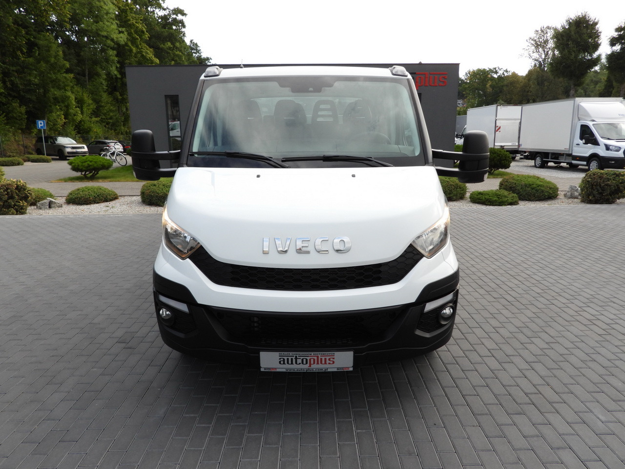 Combi van IVECO DAILY 35C17 STAKE BODY DOUBLE CABIN DOKA 7 SEATS CRUISE CONTROL TWIN WHEELS AIR CONDITIONING  170HP: picture 5 Combi van IVECO DAILY 35C17 STAKE BODY DOUBLE CABIN DOKA 7 SEATS CRUISE CONTROL TWIN WHEELS AIR CONDITIONING  170HP: picture 5