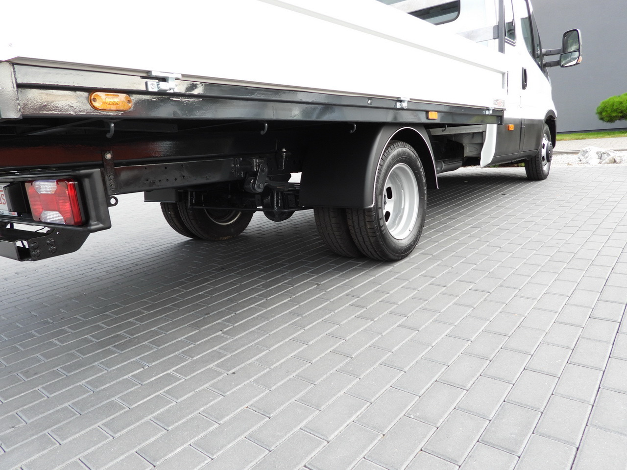Combi van IVECO DAILY 35C17 STAKE BODY DOUBLE CABIN DOKA 7 SEATS CRUISE CONTROL TWIN WHEELS AIR CONDITIONING  170HP: picture 14 Combi van IVECO DAILY 35C17 STAKE BODY DOUBLE CABIN DOKA 7 SEATS CRUISE CONTROL TWIN WHEELS AIR CONDITIONING  170HP: picture 14