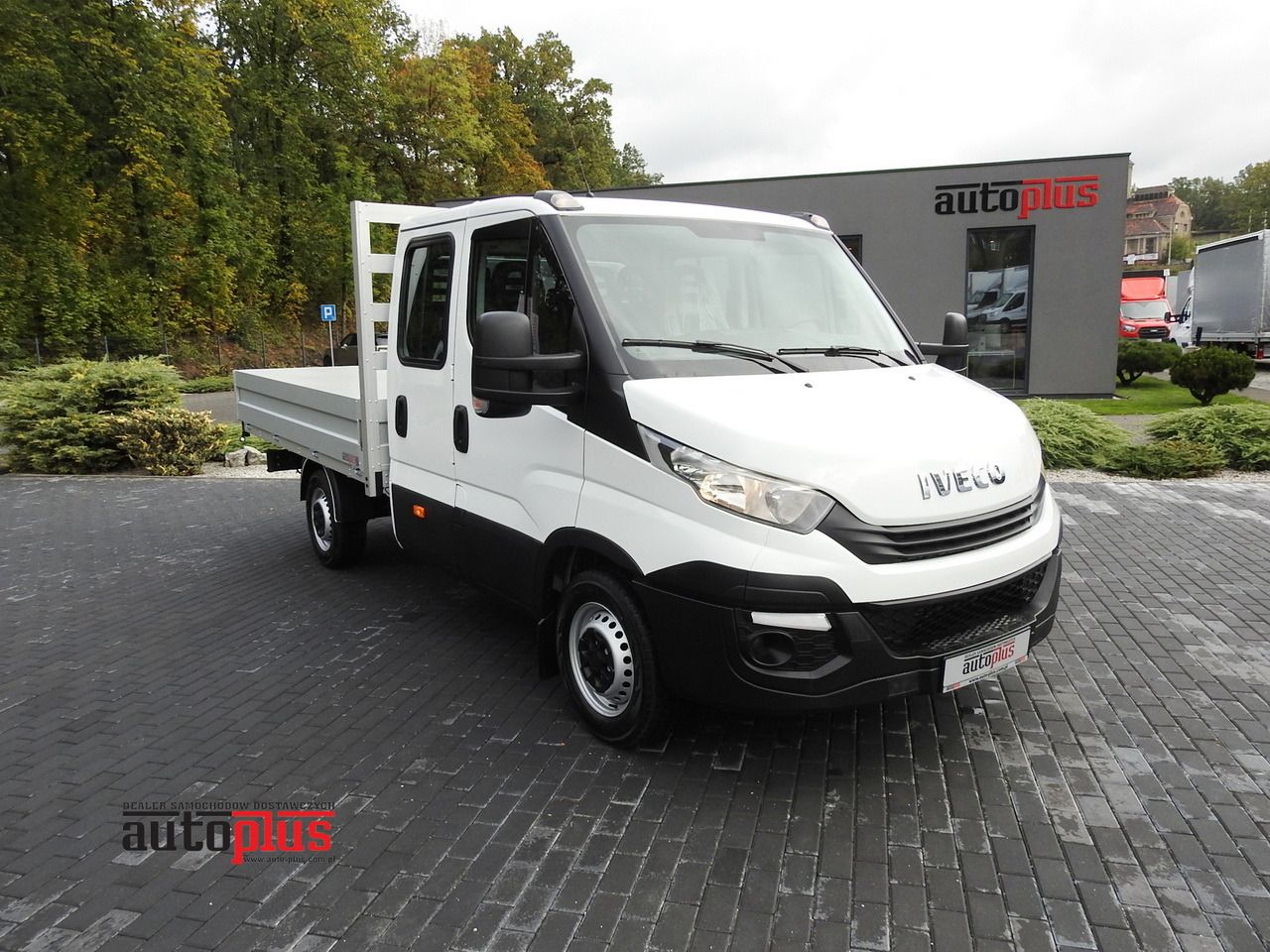 IVECO DAILY 35S15 STAKE BODY DOUBLE CABIN DOKA 7 SEATS AIR CONDITIONING 150HP - Combi van: picture 1 IVECO DAILY 35S15 STAKE BODY DOUBLE CABIN DOKA 7 SEATS AIR CONDITIONING 150HP - Combi van: picture 1