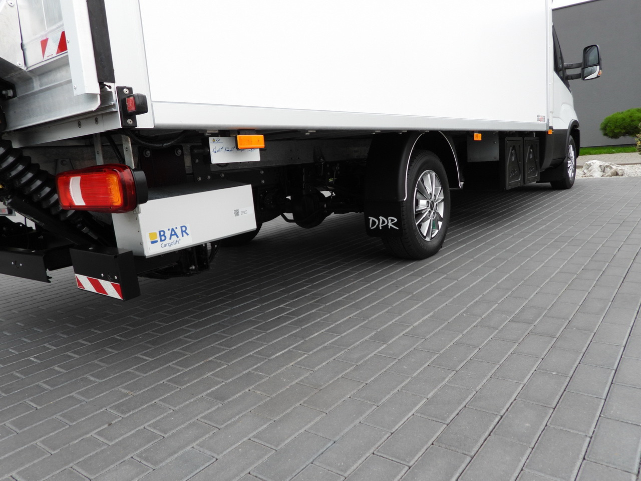 Box van IVECO DAILY 35S18 BOX HI-MATIC LIFT 8 PALLETS CRUISE CONTROL NAVIGATION LED LIGHTS PNEUMATICS AUTOMATIC TRANSMISSION HI-MATIC AIR CONDITIONING  180HP: picture 14 Box van IVECO DAILY 35S18 BOX HI-MATIC LIFT 8 PALLETS CRUISE CONTROL NAVIGATION LED LIGHTS PNEUMATICS AUTOMATIC TRANSMISSION HI-MATIC AIR CONDITIONING  180HP: picture 14