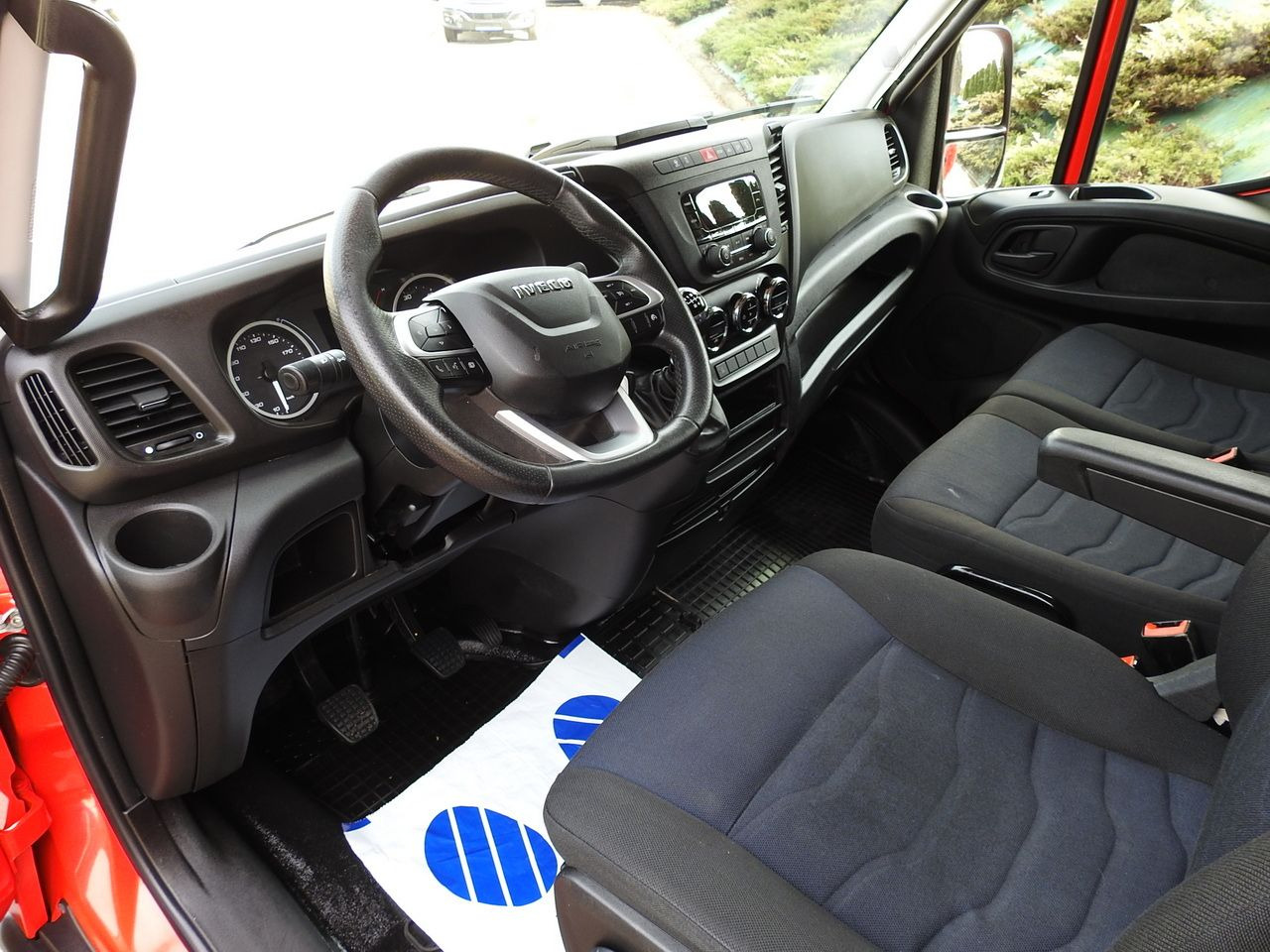 IVECO DAILY 35S18 TARPAULIN 10 PALLETS WEBASTO CRUISE CONTROL LED LIGHTS AIR CONDITIONING 180HP - Curtain side van: picture 2 IVECO DAILY 35S18 TARPAULIN 10 PALLETS WEBASTO CRUISE CONTROL LED LIGHTS AIR CONDITIONING 180HP - Curtain side van: picture 2