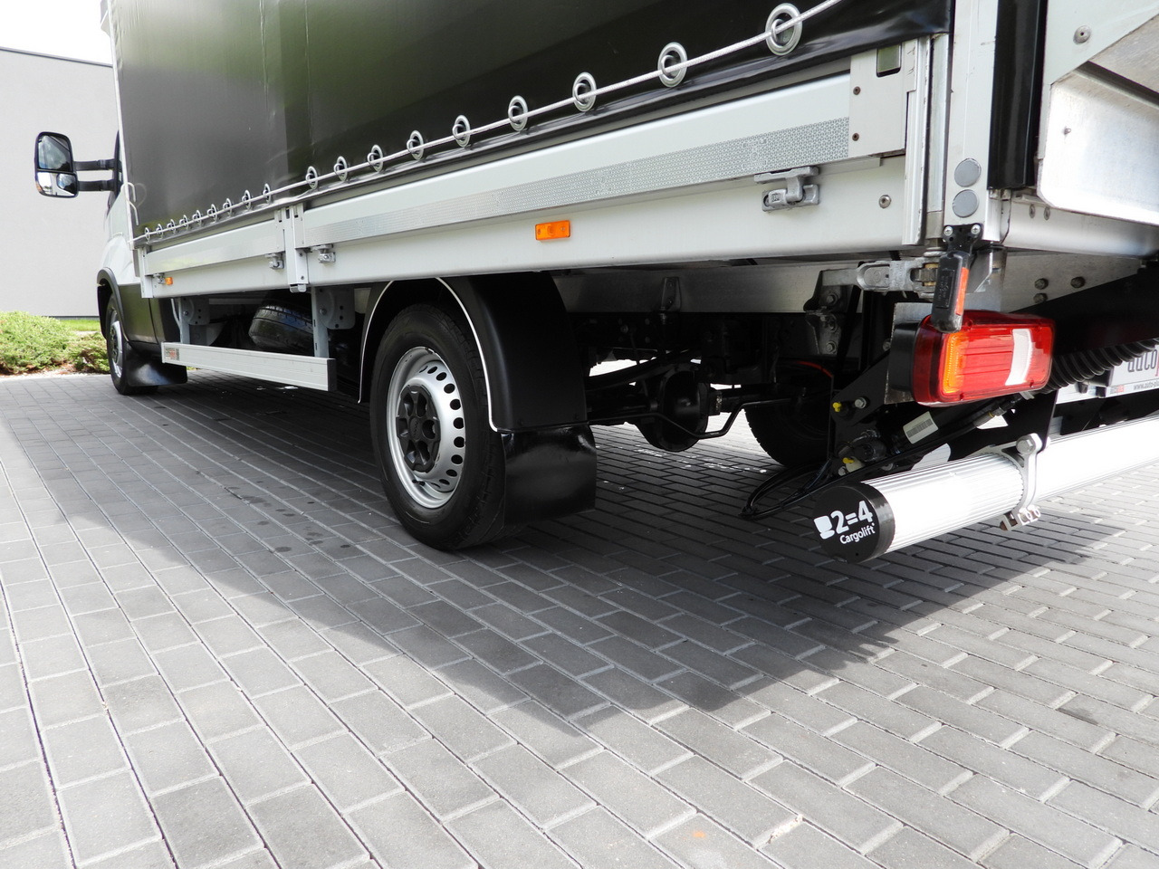 Lease a IVECO DAILY 35S18 TARPAULIN LIFT 8 PALLETS WEBASTO CRUISE CONTROL AIR CONDITIONING 180HP IVECO DAILY 35S18 TARPAULIN LIFT 8 PALLETS WEBASTO CRUISE CONTROL AIR CONDITIONING 180HP: picture 17 Lease a IVECO DAILY 35S18 TARPAULIN LIFT 8 PALLETS WEBASTO CRUISE CONTROL AIR CONDITIONING 180HP IVECO DAILY 35S18 TARPAULIN LIFT 8 PALLETS WEBASTO CRUISE CONTROL AIR CONDITIONING 180HP: picture 17