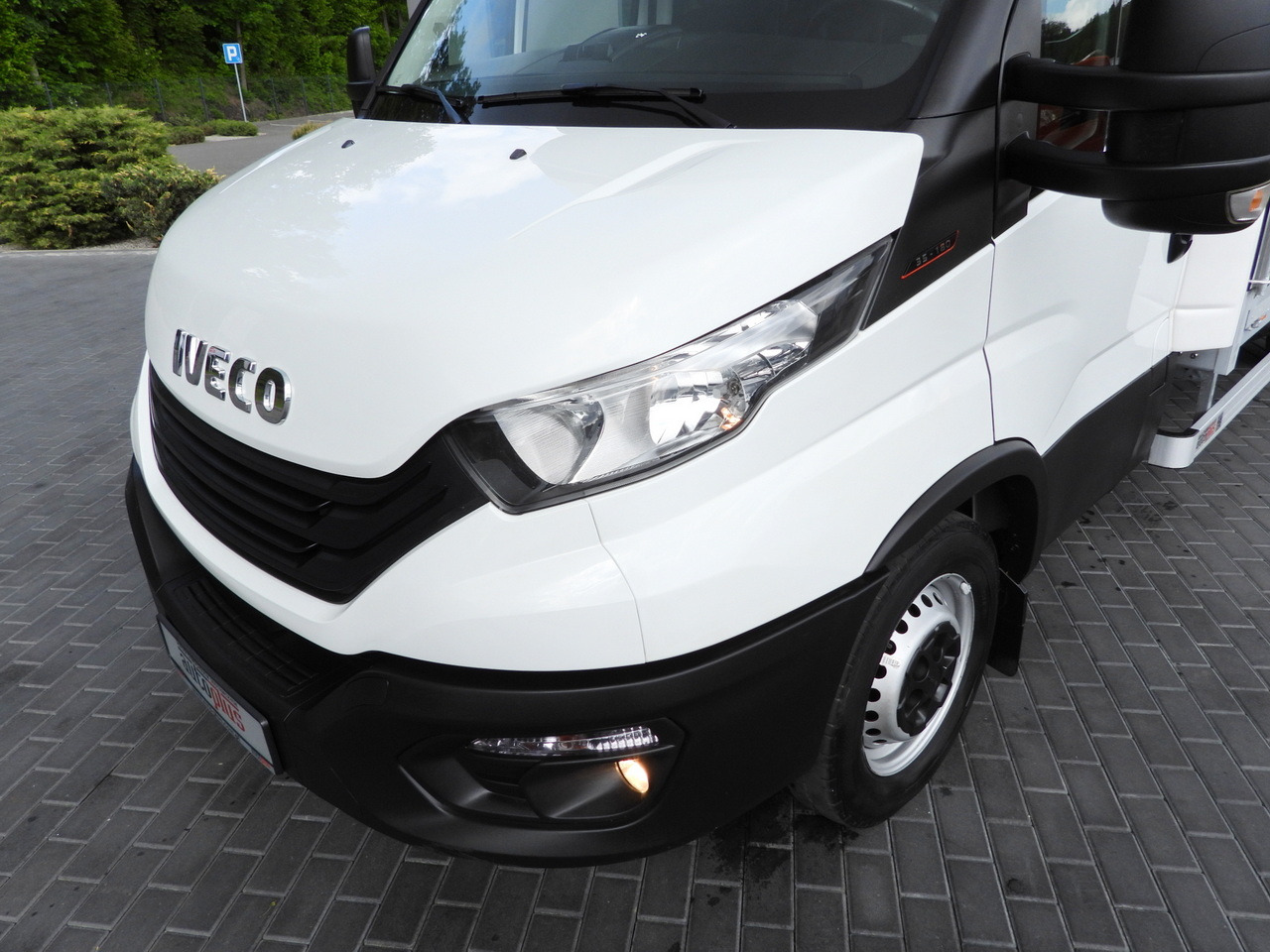 Lease a IVECO DAILY 35S18 TARPAULIN LIFT 8 PALLETS WEBASTO CRUISE CONTROL AIR CONDITIONING 180HP IVECO DAILY 35S18 TARPAULIN LIFT 8 PALLETS WEBASTO CRUISE CONTROL AIR CONDITIONING 180HP: picture 20 Lease a IVECO DAILY 35S18 TARPAULIN LIFT 8 PALLETS WEBASTO CRUISE CONTROL AIR CONDITIONING 180HP IVECO DAILY 35S18 TARPAULIN LIFT 8 PALLETS WEBASTO CRUISE CONTROL AIR CONDITIONING 180HP: picture 20