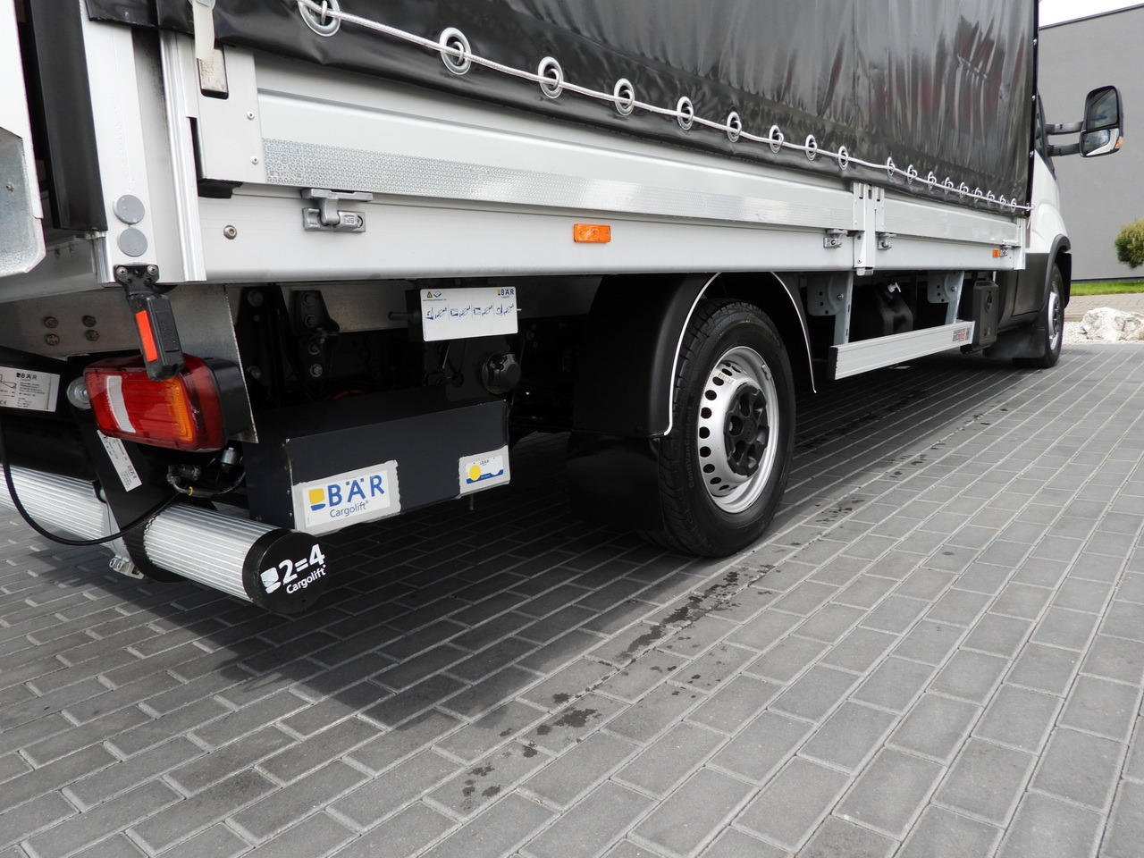 Lease a IVECO DAILY 35S18 TARPAULIN LIFT 8 PALLETS WEBASTO CRUISE CONTROL AIR CONDITIONING 180HP IVECO DAILY 35S18 TARPAULIN LIFT 8 PALLETS WEBASTO CRUISE CONTROL AIR CONDITIONING 180HP: picture 18 Lease a IVECO DAILY 35S18 TARPAULIN LIFT 8 PALLETS WEBASTO CRUISE CONTROL AIR CONDITIONING 180HP IVECO DAILY 35S18 TARPAULIN LIFT 8 PALLETS WEBASTO CRUISE CONTROL AIR CONDITIONING 180HP: picture 18