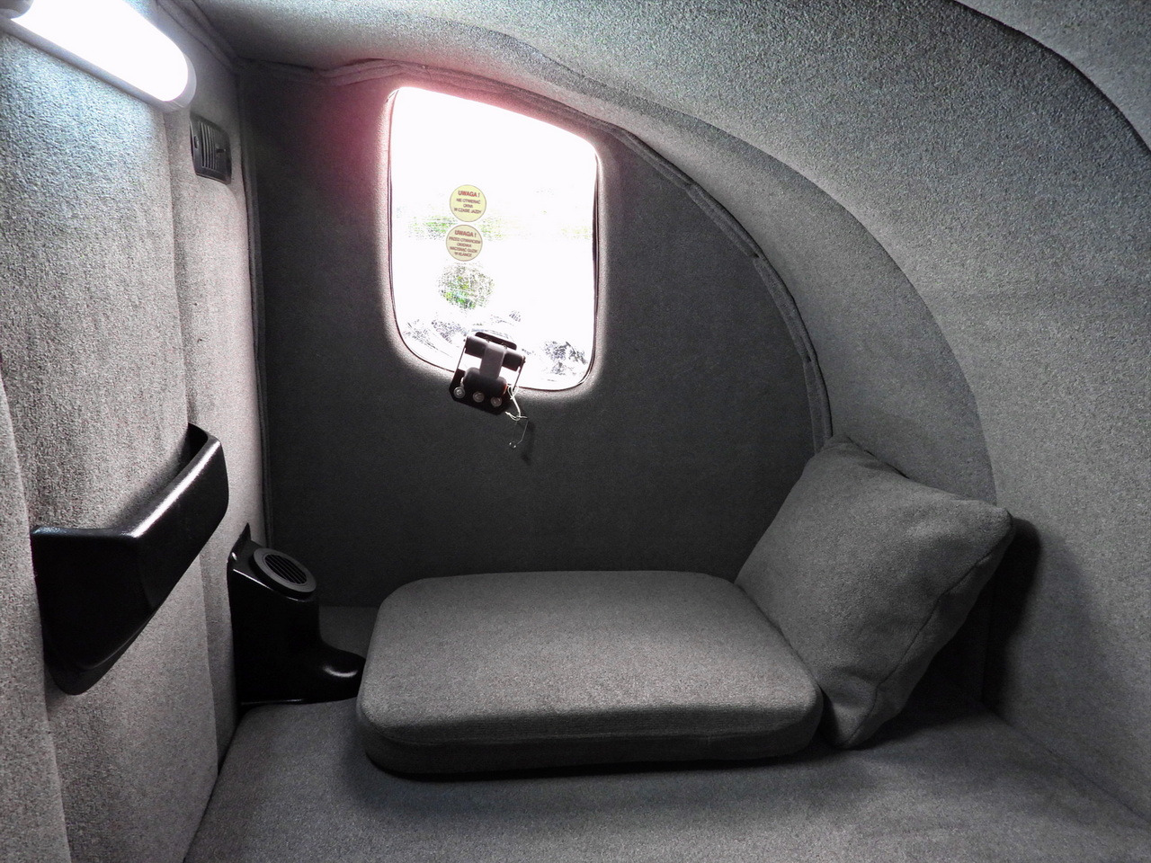 Lease a IVECO DAILY 35S18 TARPAULIN LIFT 8 PALLETS WEBASTO CRUISE CONTROL AIR CONDITIONING 180HP IVECO DAILY 35S18 TARPAULIN LIFT 8 PALLETS WEBASTO CRUISE CONTROL AIR CONDITIONING 180HP: picture 47 Lease a IVECO DAILY 35S18 TARPAULIN LIFT 8 PALLETS WEBASTO CRUISE CONTROL AIR CONDITIONING 180HP IVECO DAILY 35S18 TARPAULIN LIFT 8 PALLETS WEBASTO CRUISE CONTROL AIR CONDITIONING 180HP: picture 47