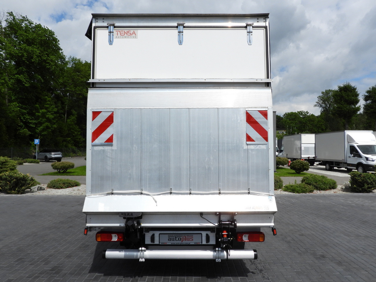 Lease a IVECO DAILY 35S18 TARPAULIN LIFT 8 PALLETS WEBASTO CRUISE CONTROL AIR CONDITIONING 180HP IVECO DAILY 35S18 TARPAULIN LIFT 8 PALLETS WEBASTO CRUISE CONTROL AIR CONDITIONING 180HP: picture 11 Lease a IVECO DAILY 35S18 TARPAULIN LIFT 8 PALLETS WEBASTO CRUISE CONTROL AIR CONDITIONING 180HP IVECO DAILY 35S18 TARPAULIN LIFT 8 PALLETS WEBASTO CRUISE CONTROL AIR CONDITIONING 180HP: picture 11