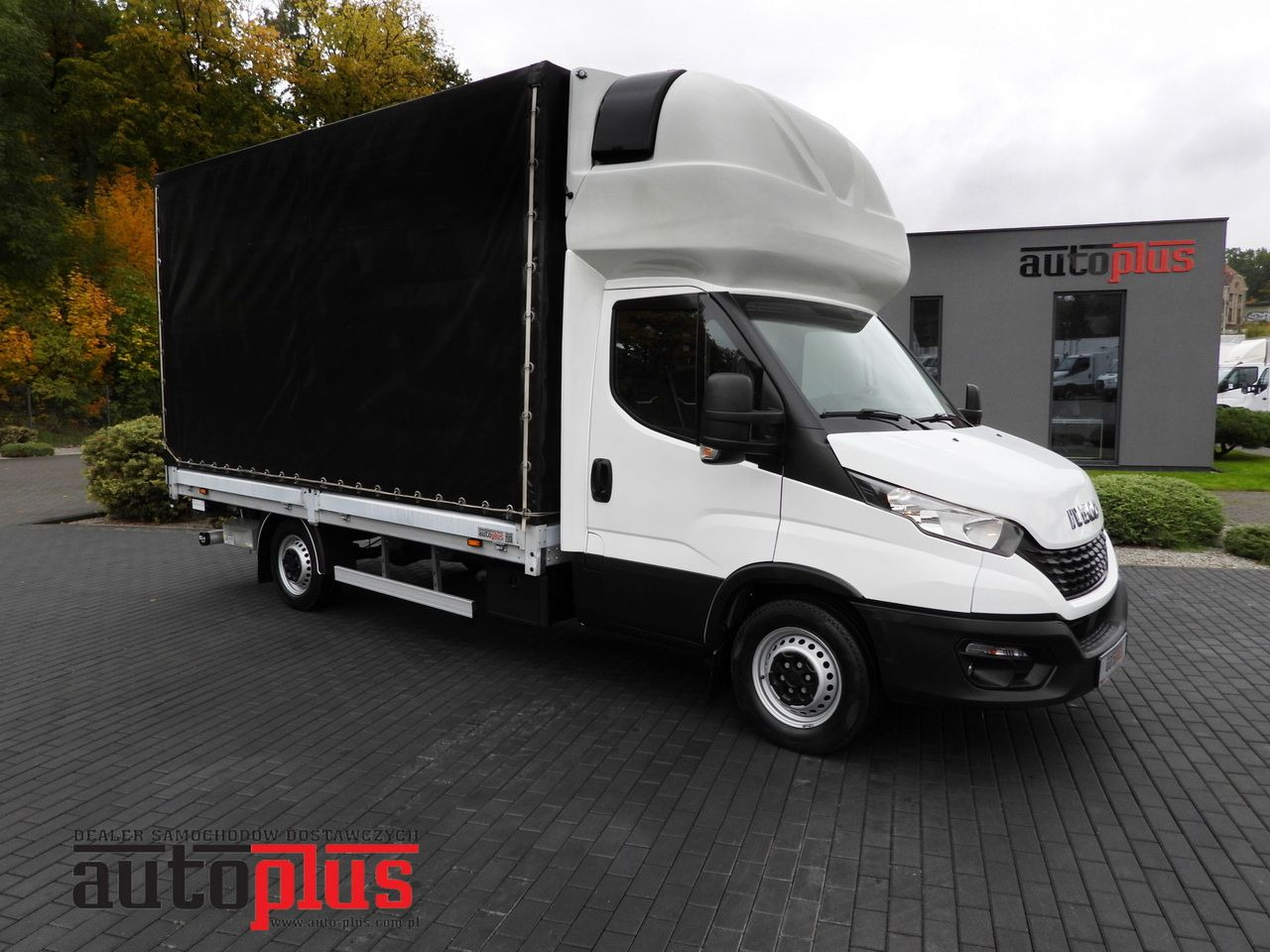 IVECO DAILY 35S18 TARPAULIN LIFT 8 PALLETS WEBASTO CRUISE CONTROL AIR CONDITIONING 180HP - Curtain side van: picture 1 IVECO DAILY 35S18 TARPAULIN LIFT 8 PALLETS WEBASTO CRUISE CONTROL AIR CONDITIONING 180HP - Curtain side van: picture 1