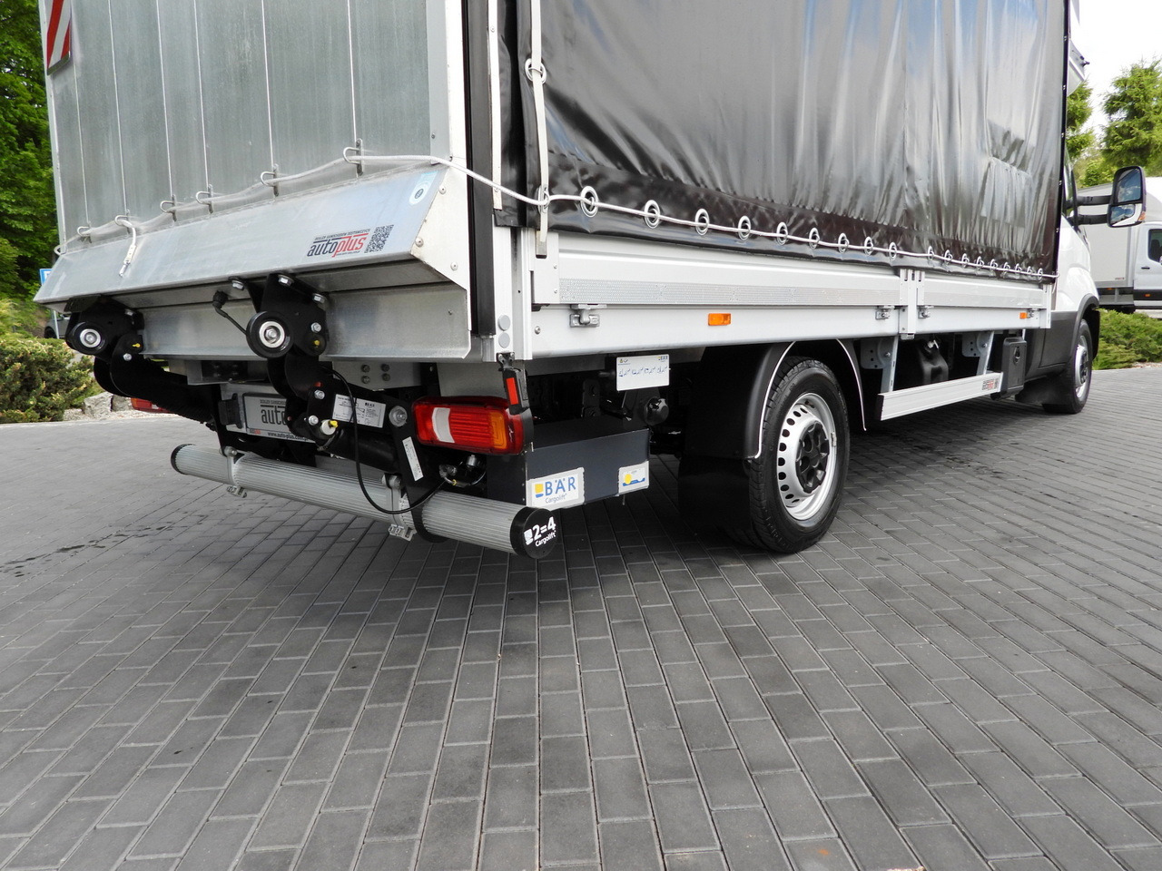 Lease a IVECO DAILY 35S18 TARPAULIN LIFT 8 PALLETS WEBASTO CRUISE CONTROL AIR CONDITIONING 180HP IVECO DAILY 35S18 TARPAULIN LIFT 8 PALLETS WEBASTO CRUISE CONTROL AIR CONDITIONING 180HP: picture 30 Lease a IVECO DAILY 35S18 TARPAULIN LIFT 8 PALLETS WEBASTO CRUISE CONTROL AIR CONDITIONING 180HP IVECO DAILY 35S18 TARPAULIN LIFT 8 PALLETS WEBASTO CRUISE CONTROL AIR CONDITIONING 180HP: picture 30