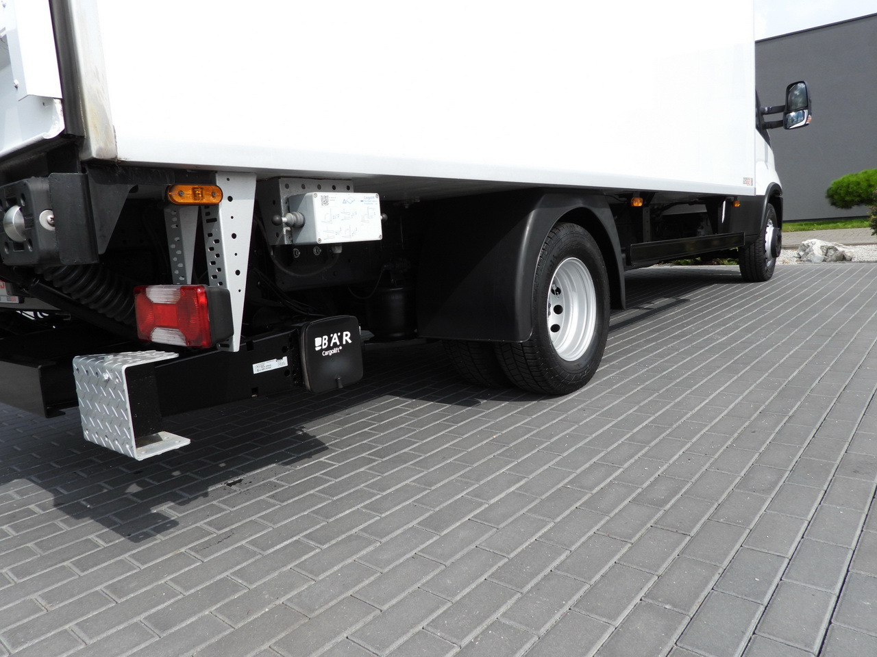 Refrigerator truck IVECO DAILY 70C17 REFRIGERATOR 1*C LIFT 10 PALLETS POWER SUPPLY 230V CRUISE CONTROL AIR CONDITIONING PNEUMATICS AUTOMATIC TRANSMISSION HI-MATIC TWIN WHEELS  170HP: picture 25