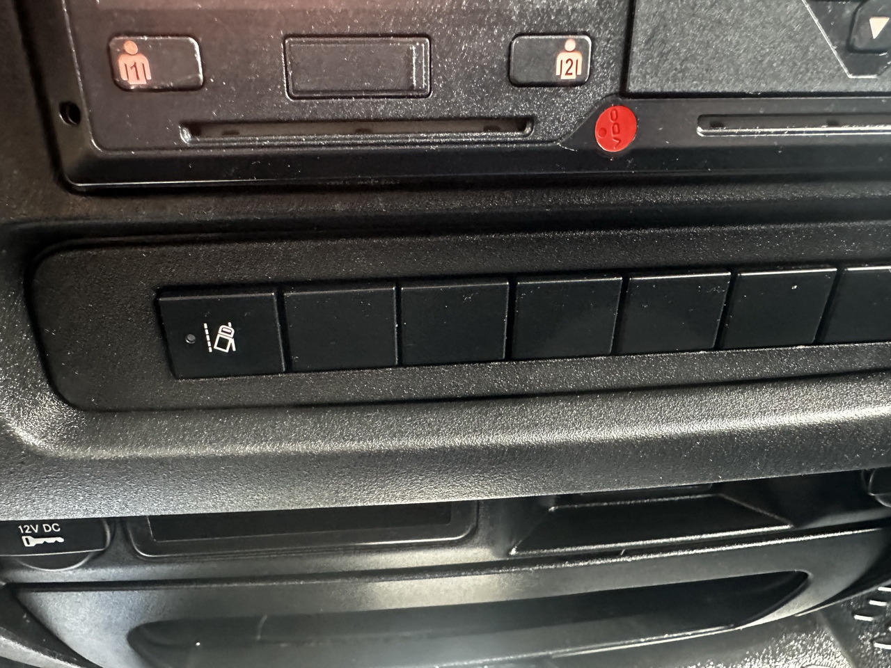 Refrigerator truck IVECO DAILY 70C17 REFRIGERATOR 1*C LIFT 10 PALLETS POWER SUPPLY 230V CRUISE CONTROL AIR CONDITIONING PNEUMATICS AUTOMATIC TRANSMISSION HI-MATIC TWIN WHEELS  170HP: picture 49