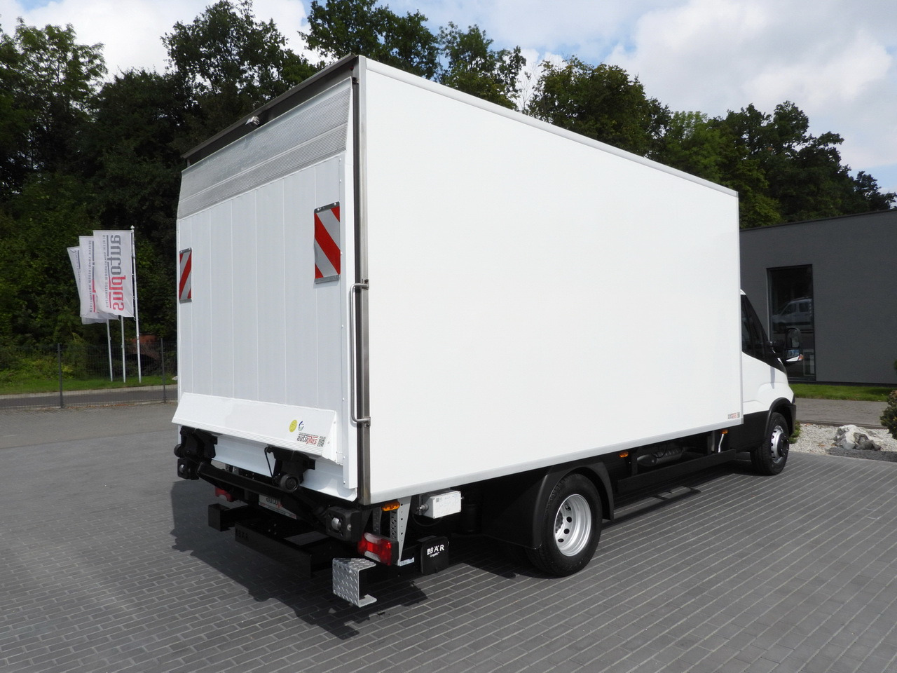 Refrigerator truck IVECO DAILY 70C17 REFRIGERATOR 1*C LIFT 10 PALLETS POWER SUPPLY 230V CRUISE CONTROL AIR CONDITIONING PNEUMATICS AUTOMATIC TRANSMISSION HI-MATIC TWIN WHEELS  170HP: picture 13