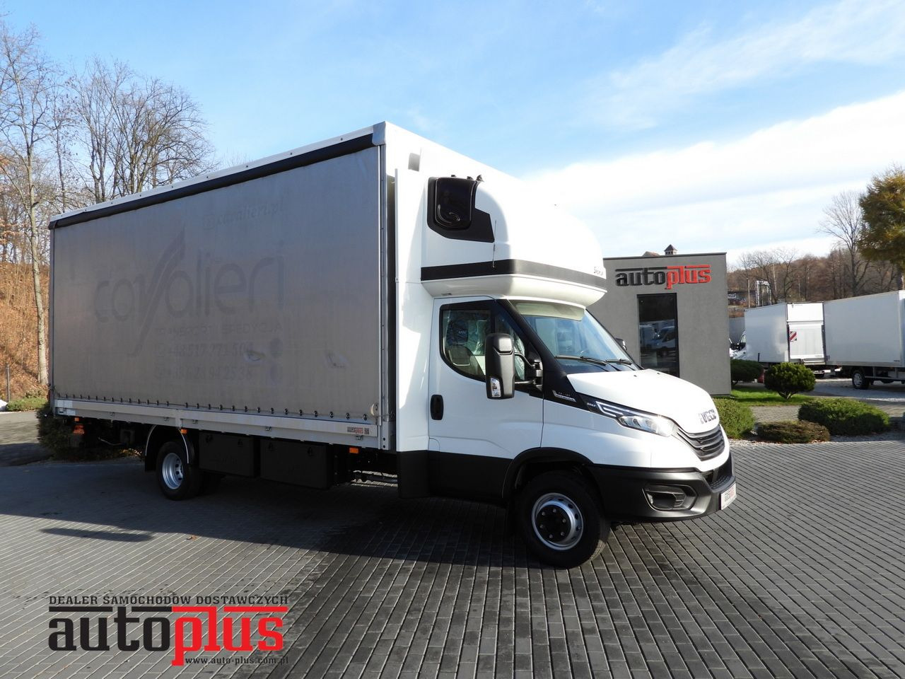 IVECO DAILY 70C18 TARPAULIN LIFT 16 PALLETS WEBASTO CRUISE CONTROL NAVIGATION LED LIGHTS PNEUMATICS AUTOMATIC TRANSMISSION HI-MATIC TWIN WHEELS AIR CONDITIONING 180HP - Curtain side van: picture 1 IVECO DAILY 70C18 TARPAULIN LIFT 16 PALLETS WEBASTO CRUISE CONTROL NAVIGATION LED LIGHTS PNEUMATICS AUTOMATIC TRANSMISSION HI-MATIC TWIN WHEELS AIR CONDITIONING 180HP - Curtain side van: picture 1