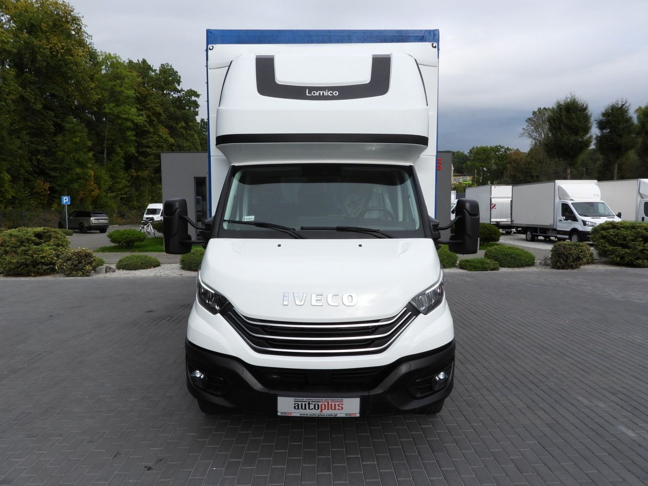 IVECO DAILY 72C18 TARPAULIN LIFT 14 PALLETS WEBASTO CRUISE CONTROL LED LIGHTS TWIN WHEELS AIR CONDITIONING 180HP - Curtain side van: picture 5 IVECO DAILY 72C18 TARPAULIN LIFT 14 PALLETS WEBASTO CRUISE CONTROL LED LIGHTS TWIN WHEELS AIR CONDITIONING 180HP - Curtain side van: picture 5