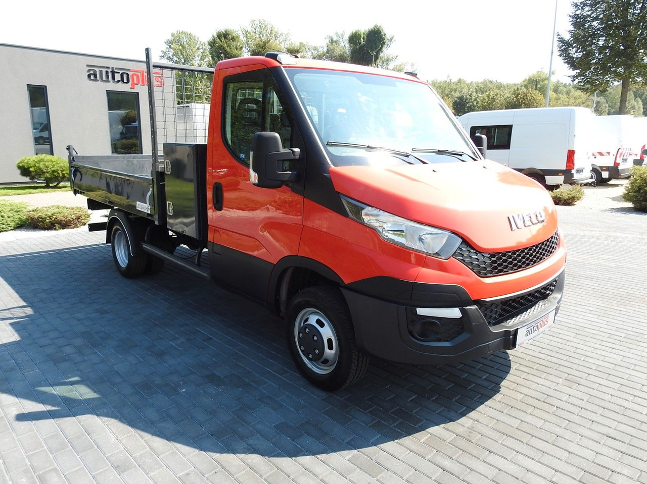 Iveco DAILY 35C13 KIPPER TEMPOMAT A/C ZWILLINGSRÄDER - Tipper van: picture 4 Iveco DAILY 35C13 KIPPER TEMPOMAT A/C ZWILLINGSRÄDER - Tipper van: picture 4