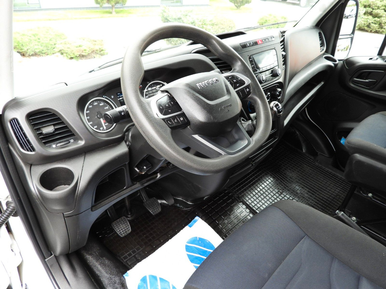 Iveco DAILY 35C14 KIPPER DOPPELKABINE DOKA 6 SITZE A/C - Tipper van, Combi van: picture 2 Iveco DAILY 35C14 KIPPER DOPPELKABINE DOKA 6 SITZE A/C - Tipper van, Combi van: picture 2