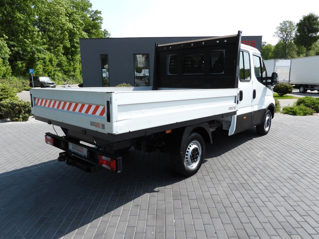 Iveco DAILY 35S12 PRITSCHE DOPPELKABINE DOKA 7 SITZE - Flatbed van, Combi van: picture 3 Iveco DAILY 35S12 PRITSCHE DOPPELKABINE DOKA 7 SITZE - Flatbed van, Combi van: picture 3