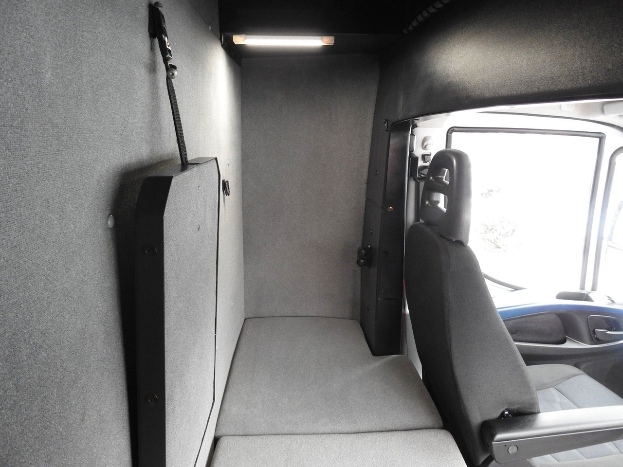 New Curtain side van, Combi van Iveco DAILY  35S18 PRITSCHE PLANE 10 PALETTEN WEBASTO: picture 28