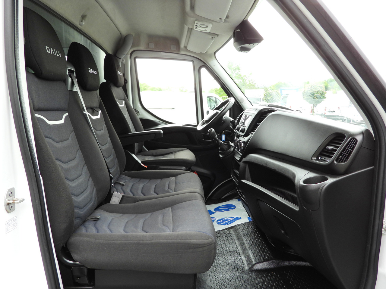 Curtain side van Iveco DAILY  35S18 PRITSCHE PLANE 10 PALETTEN WEBASTO: picture 39