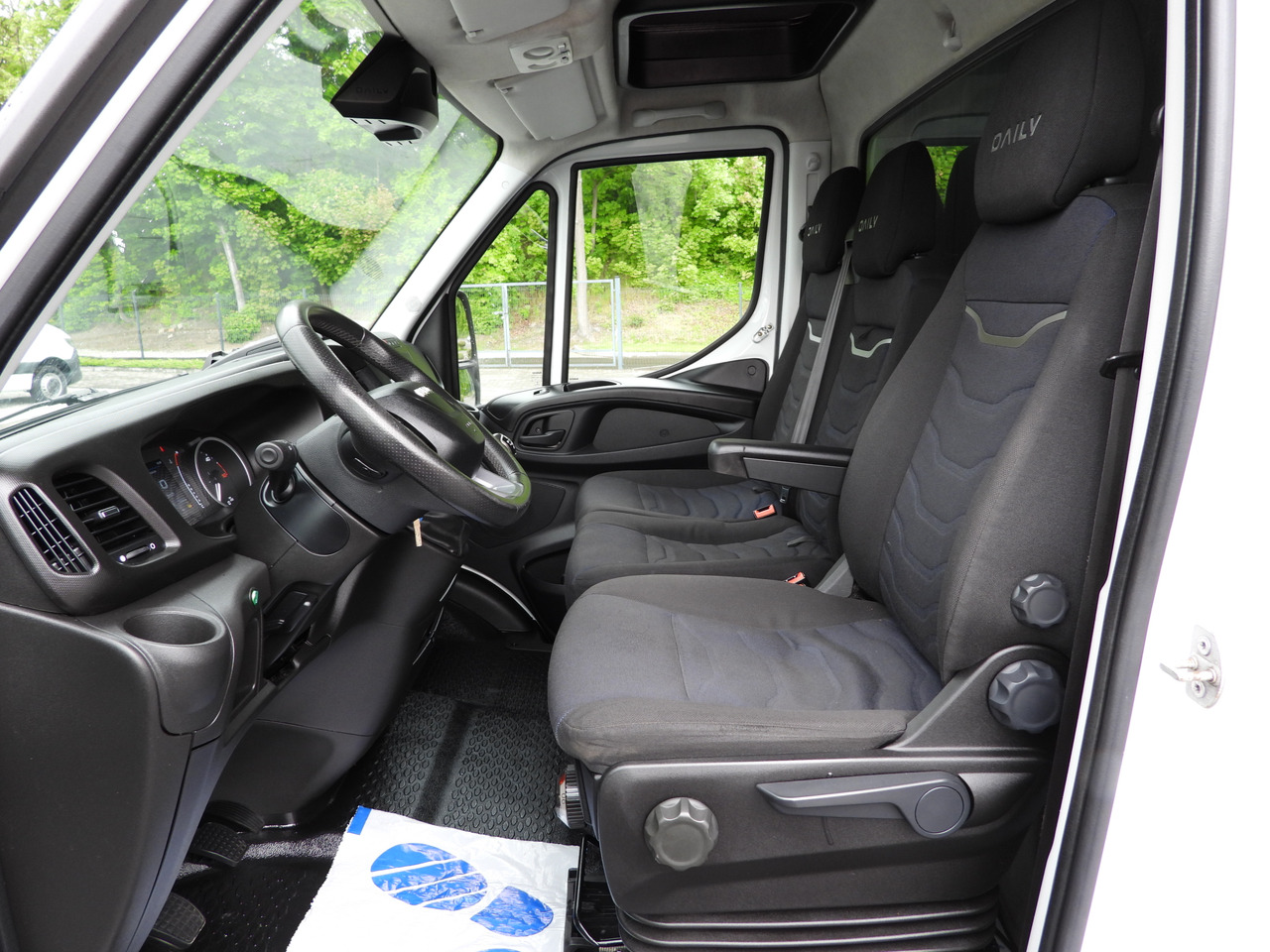 Curtain side van Iveco DAILY  35S18 PRITSCHE PLANE 10 PALETTEN WEBASTO: picture 28