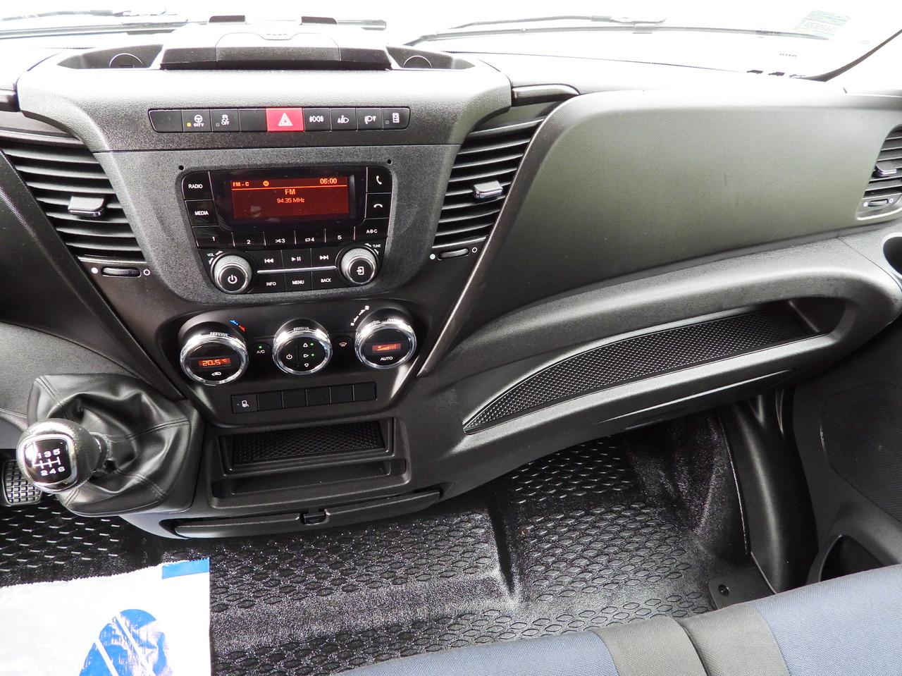 Curtain side van Iveco DAILY  35S18 PRITSCHE PLANE 10 PALETTEN WEBASTO: picture 36