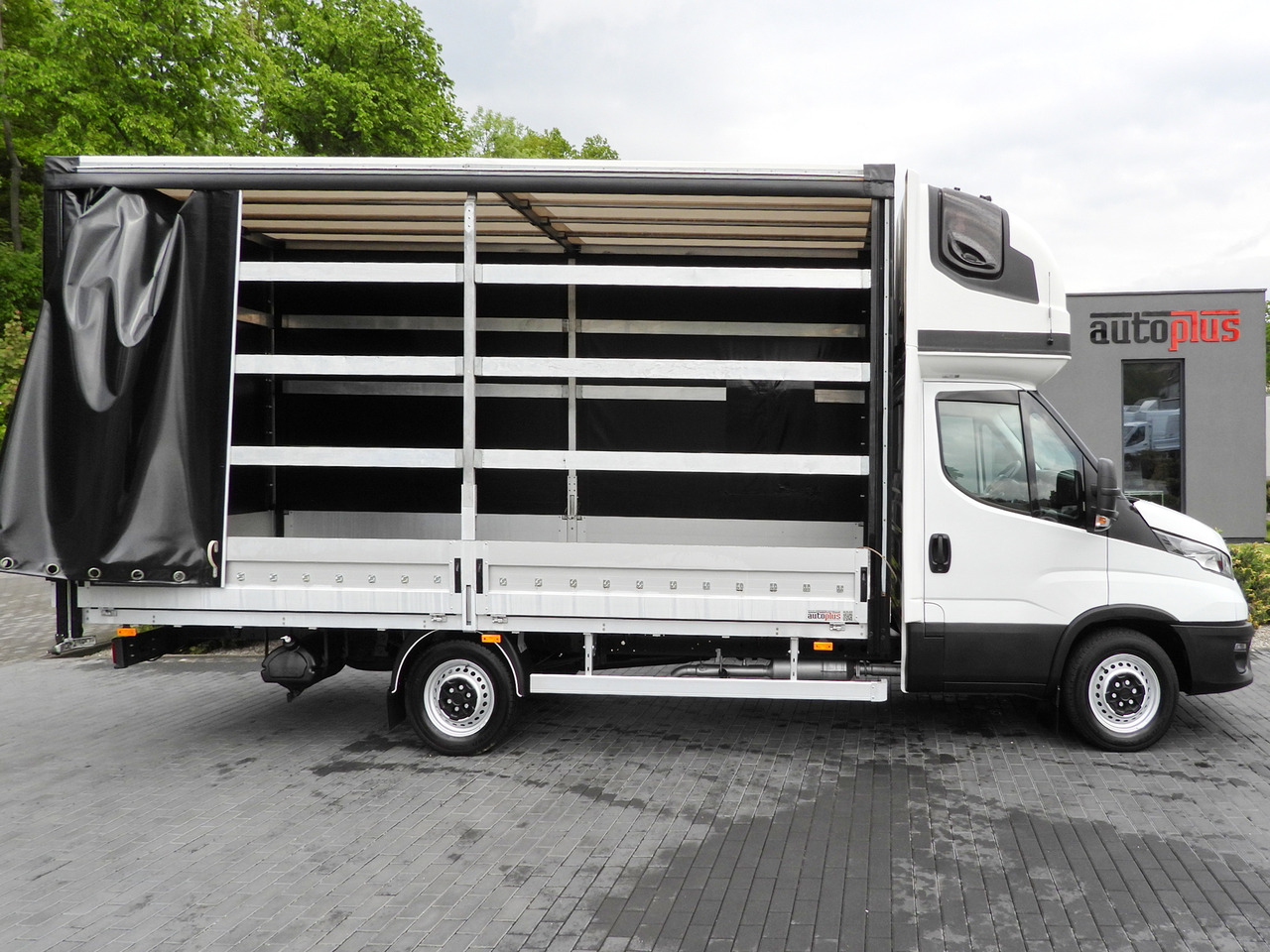 Curtain side van Iveco DAILY  35S18 PRITSCHE PLANE 10 PALETTEN WEBASTO: picture 8