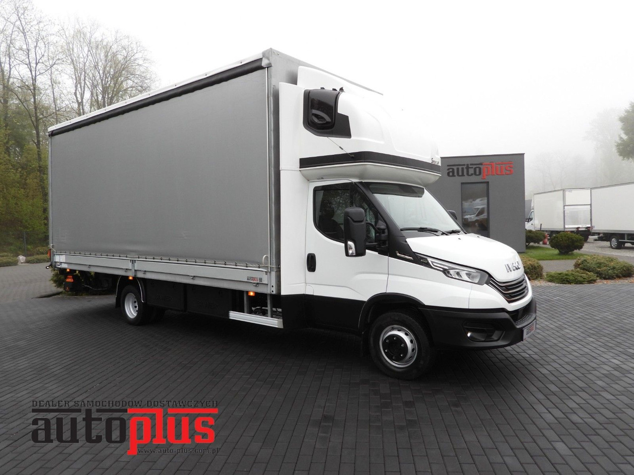 Iveco DAILY 72C18 PRITSCHE PLANE AUFZUG 16 PALETTEN - Curtain side van: picture 1 Iveco DAILY 72C18 PRITSCHE PLANE AUFZUG 16 PALETTEN - Curtain side van: picture 1