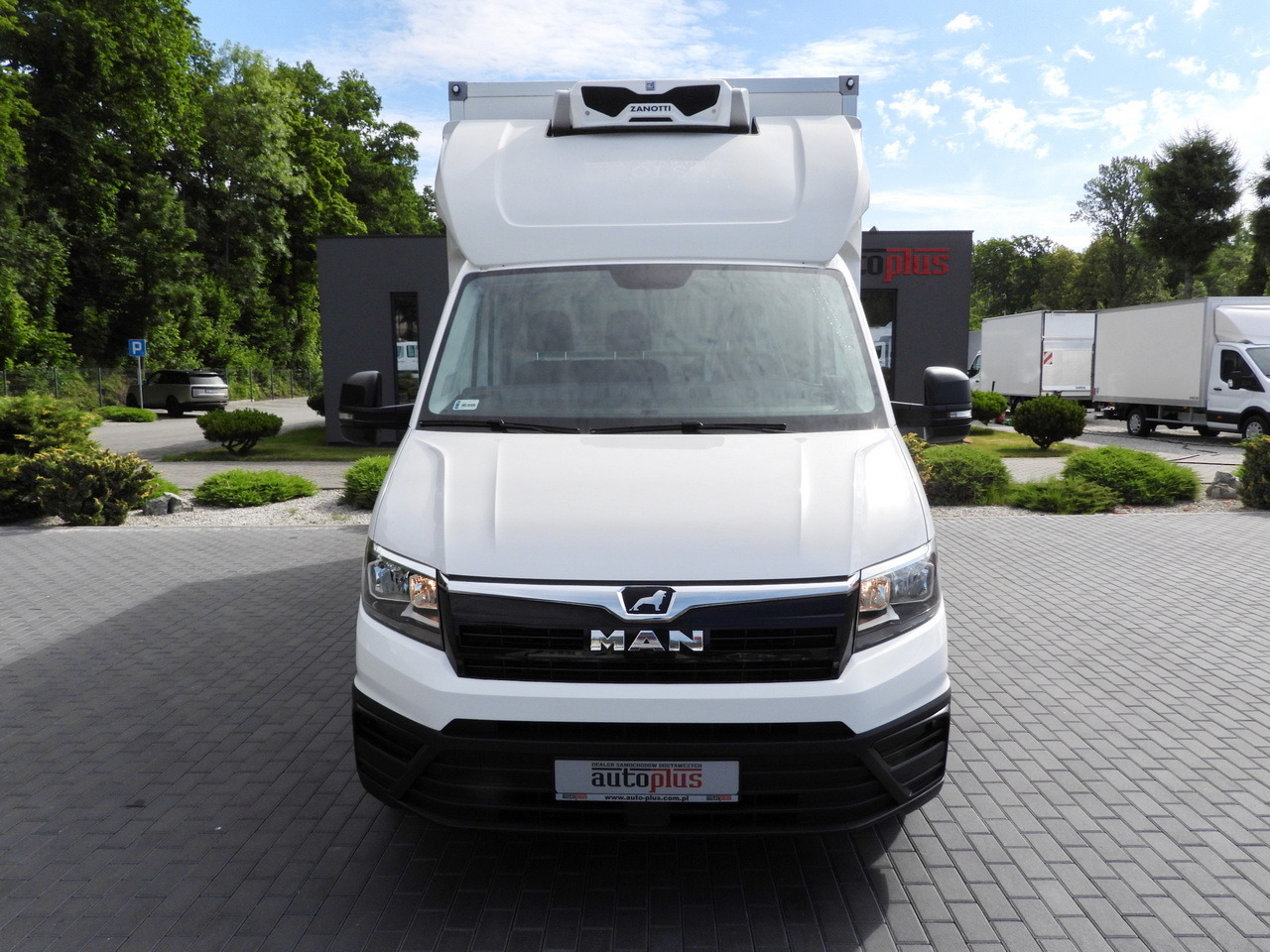 MAN TGE 3.140 REGRIGERATOR BOX -1*C 8 PALLETS HEATING FUNCTION CRUISE CONTROL PNEUMATICS AIR CONDITIONING 140HP - Refrigerated van: picture 5 MAN TGE 3.140 REGRIGERATOR BOX -1*C 8 PALLETS HEATING FUNCTION CRUISE CONTROL PNEUMATICS AIR CONDITIONING 140HP - Refrigerated van: picture 5