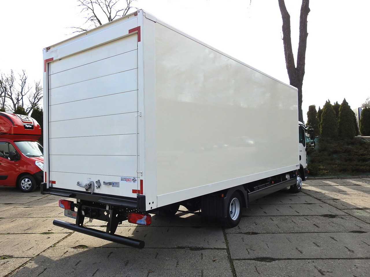MAN TGL 8.18 BOX 16 PALLETS CRUISE CONTROL TWIN WHEELS 180HP - Box van: picture 3 MAN TGL 8.18 BOX 16 PALLETS CRUISE CONTROL TWIN WHEELS 180HP - Box van: picture 3